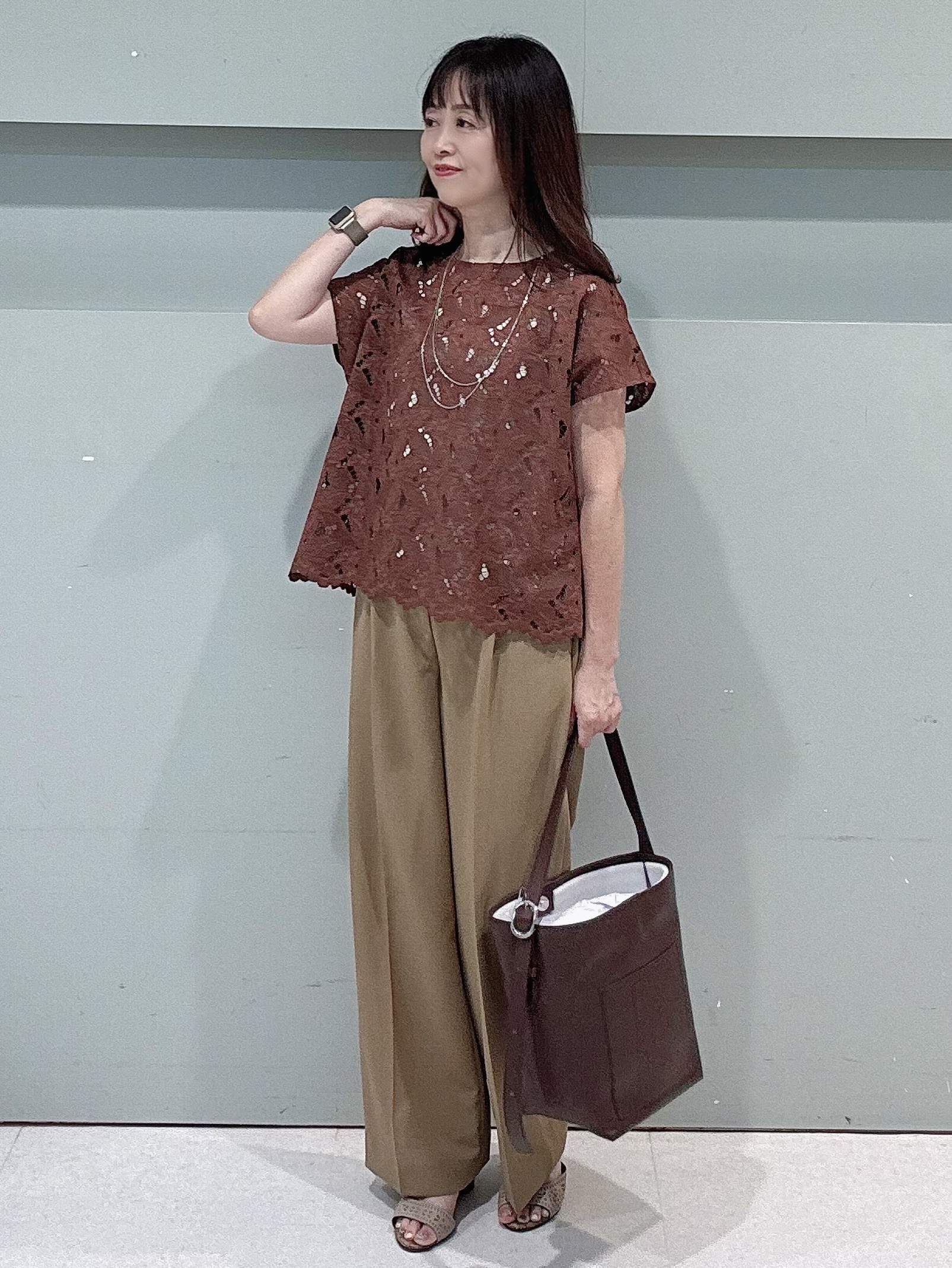 makiさんの「UNTITLED｜【セットアップ可/品のある透け感】リーフレースブラウス」を使ったコーディネート