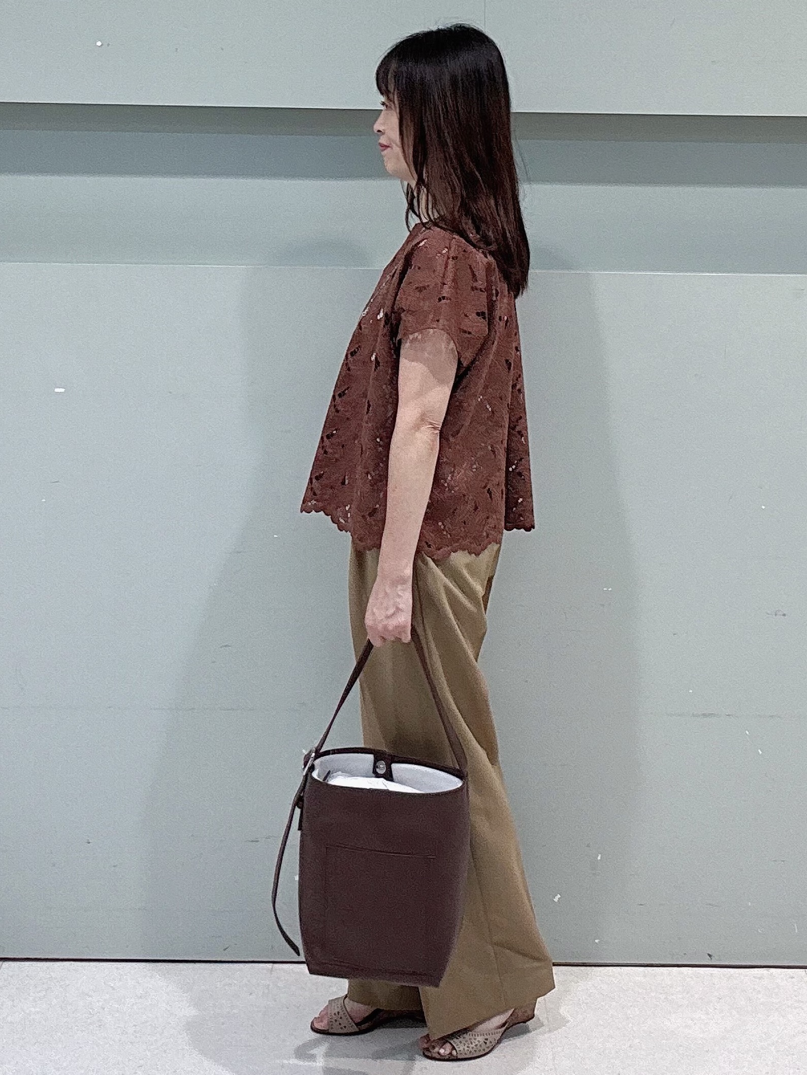 makiさんの「UNTITLED｜【セットアップ可/品のある透け感】リーフレースブラウス」を使ったコーディネート