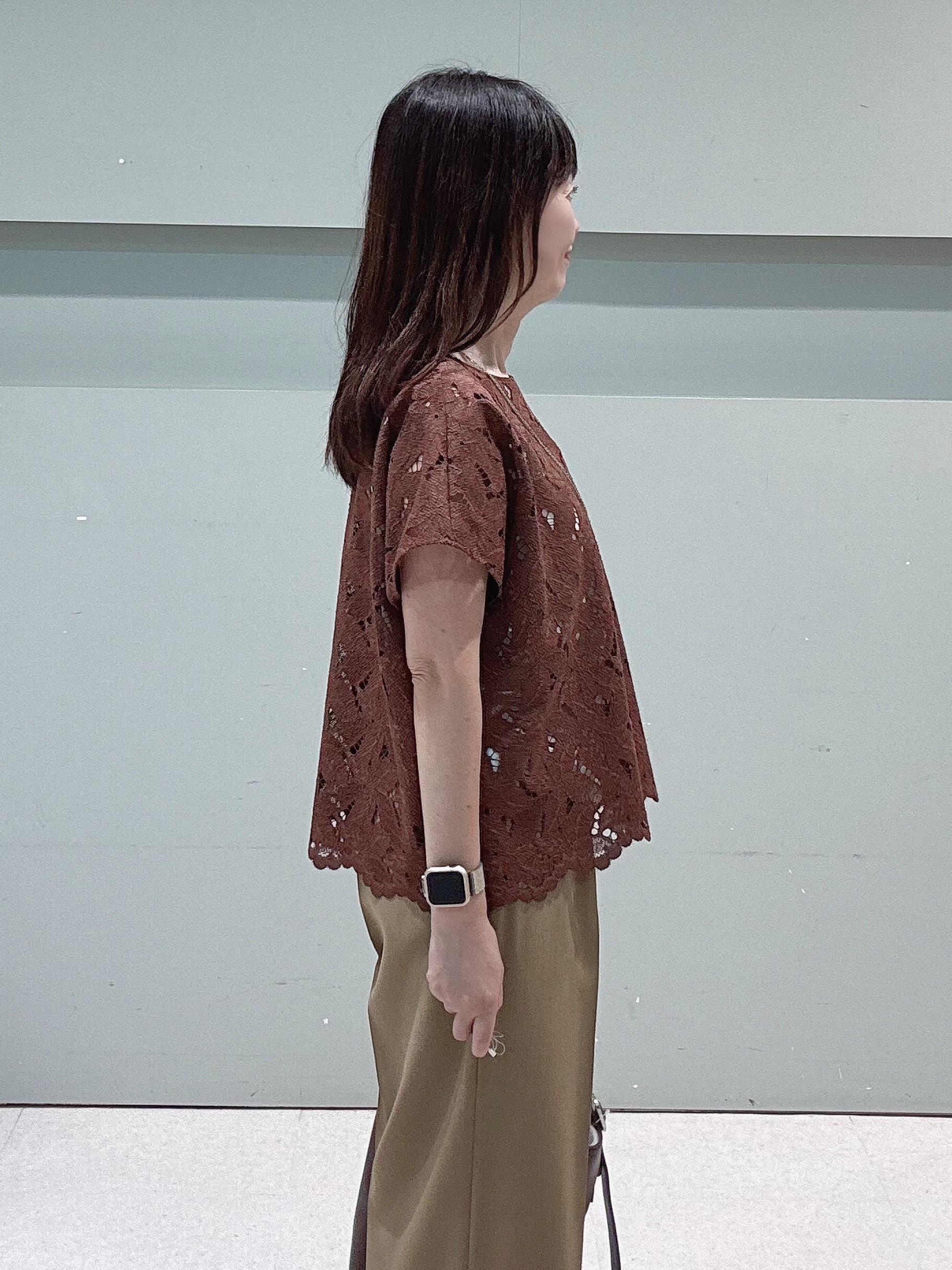 makiさんの「UNTITLED｜【セットアップ可/品のある透け感】リーフレースブラウス」を使ったコーディネート