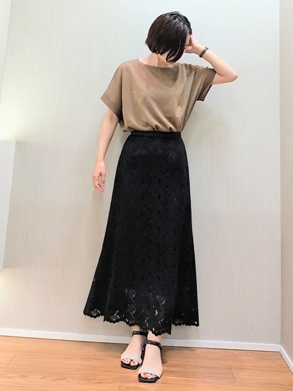 ミズタさんの「UNTITLED｜【アンサンブル可/品のある透け感】Tシャツ風ニットトップス」を使ったコーディネート