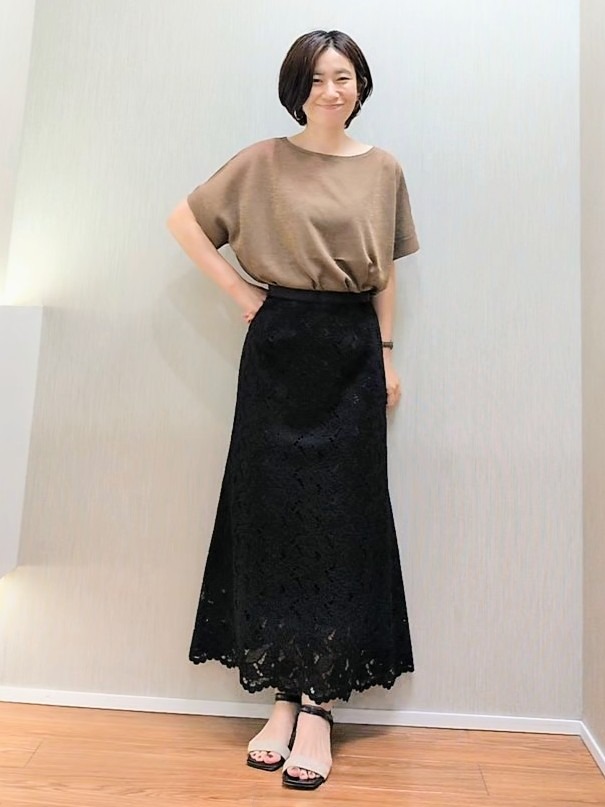 ミズタさんの「UNTITLED｜【アンサンブル可/品のある透け感】Tシャツ風ニットトップス」を使ったコーディネート