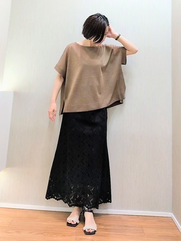ミズタさんの「UNTITLED｜【アンサンブル可/品のある透け感】Tシャツ風ニットトップス」を使ったコーディネート
