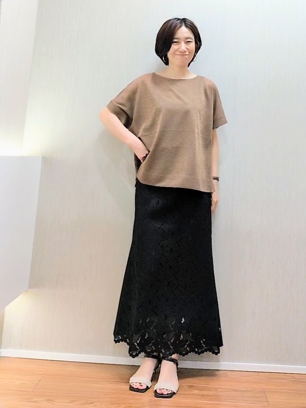 ミズタさんの「UNTITLED｜【アンサンブル可/品のある透け感】Tシャツ風ニットトップス」を使ったコーディネート