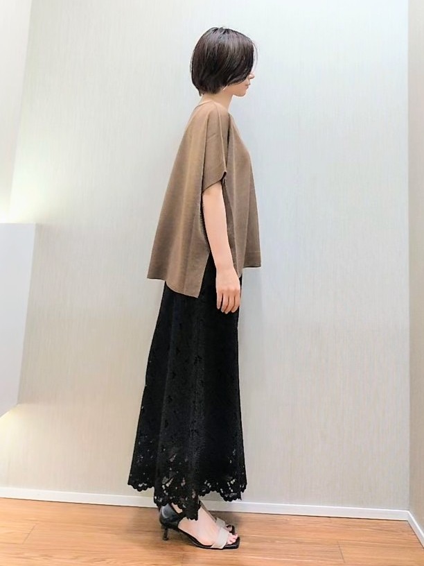 ミズタさんの「UNTITLED｜【アンサンブル可/品のある透け感】Tシャツ風ニットトップス」を使ったコーディネート