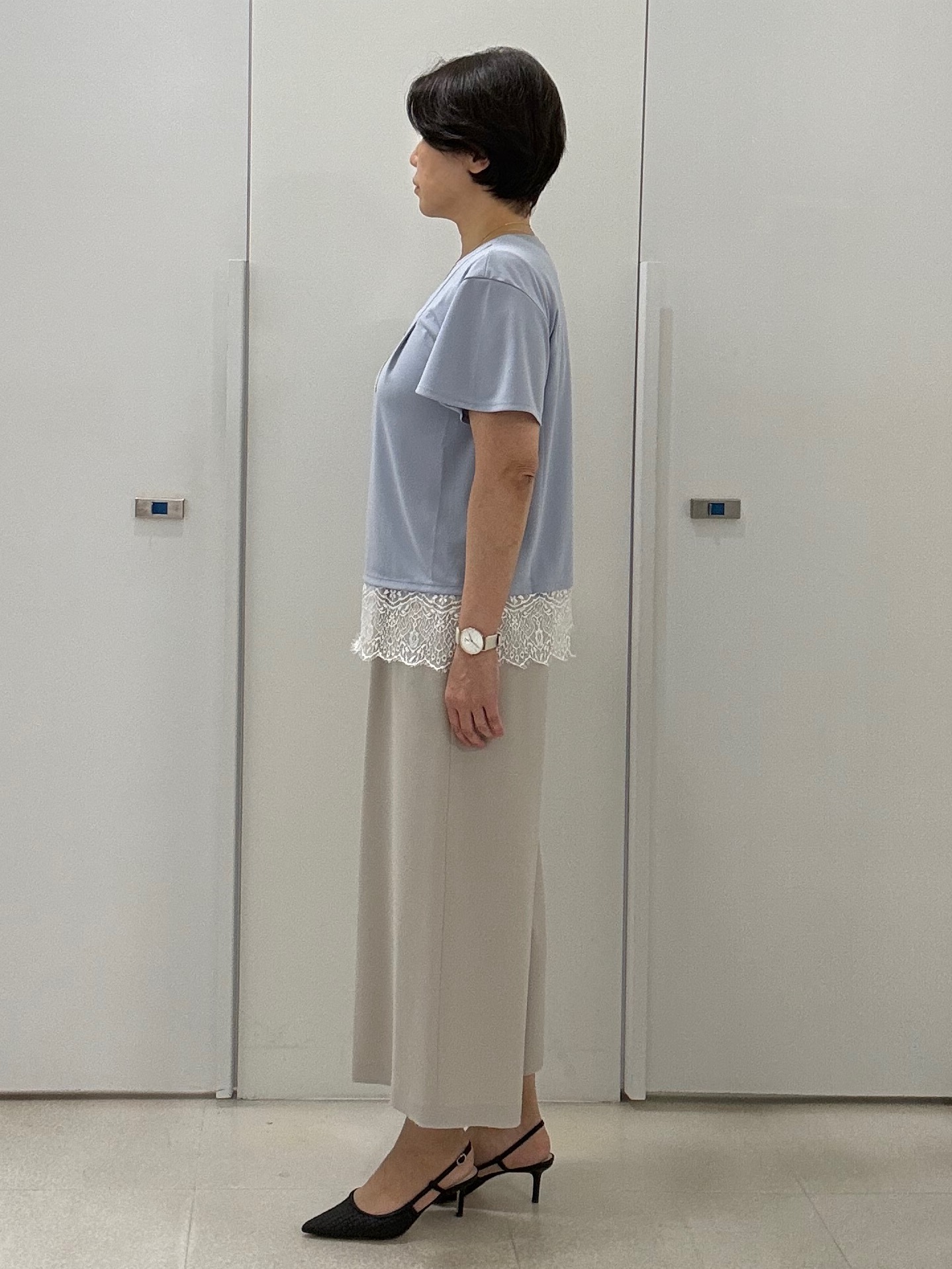 hIさんの「COUP DE CHANCE｜【手洗い可／日本製／接触冷感】裾レースカットソー」を使ったコーディネート