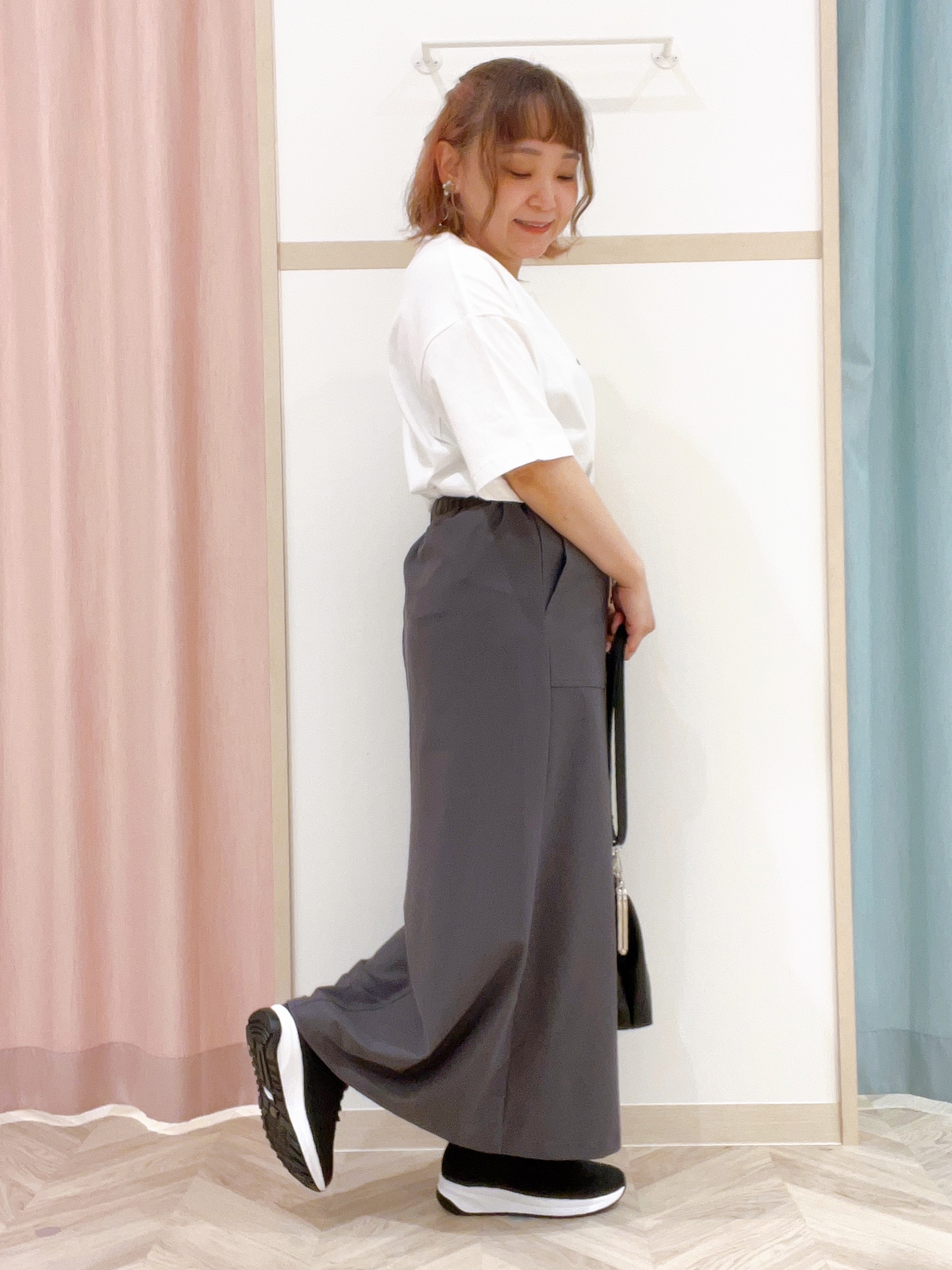 kitaさんの「SHOO･LA･RUE｜【綿100%/UV/S-LL/体型カバー】優しく透ける 柔らかシアーデニムシャツ」を使ったコーディネート
