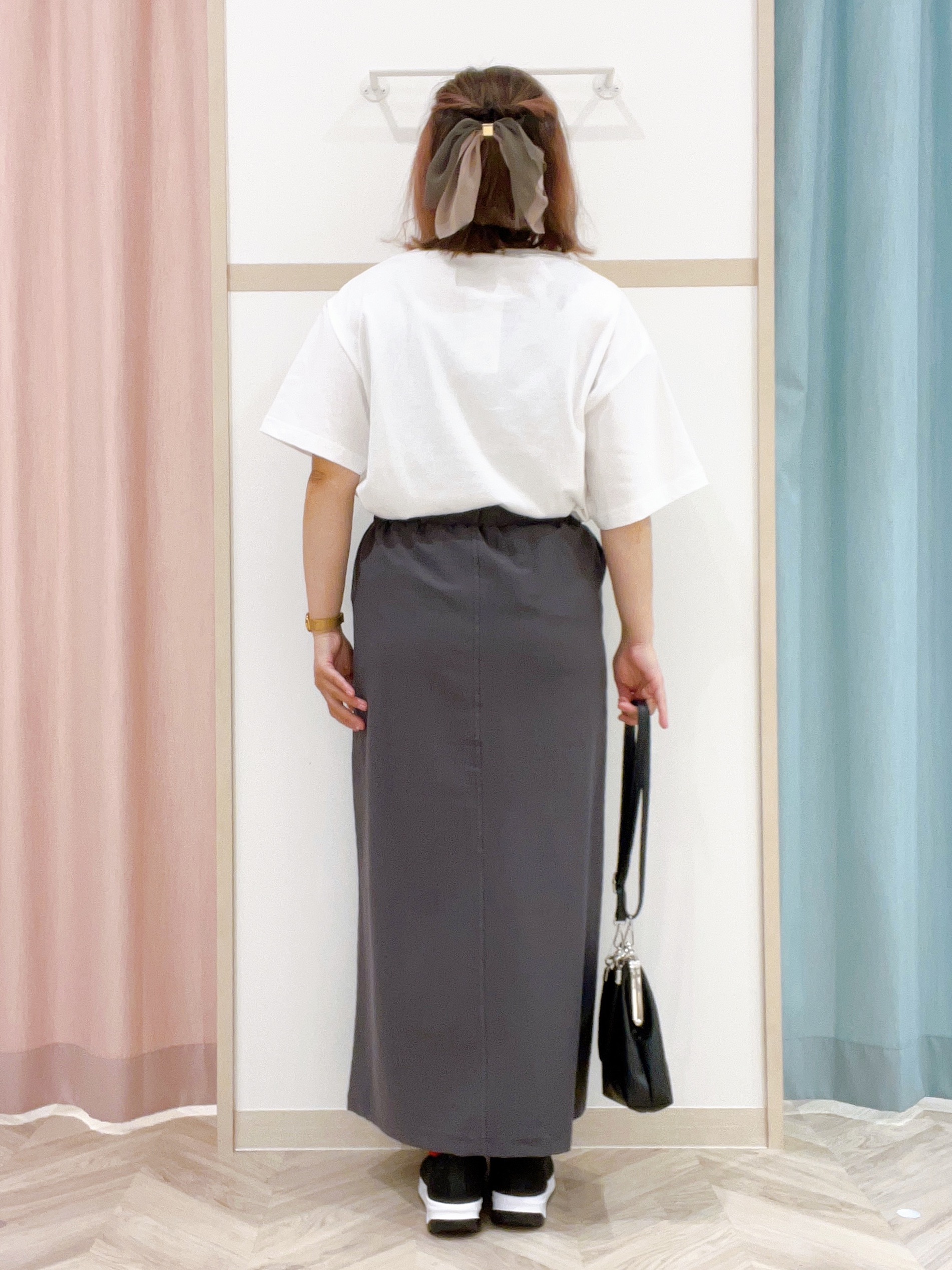 kitaさんの「SHOO･LA･RUE｜【綿100%/UV/S-LL/体型カバー】優しく透ける 柔らかシアーデニムシャツ」を使ったコーディネート