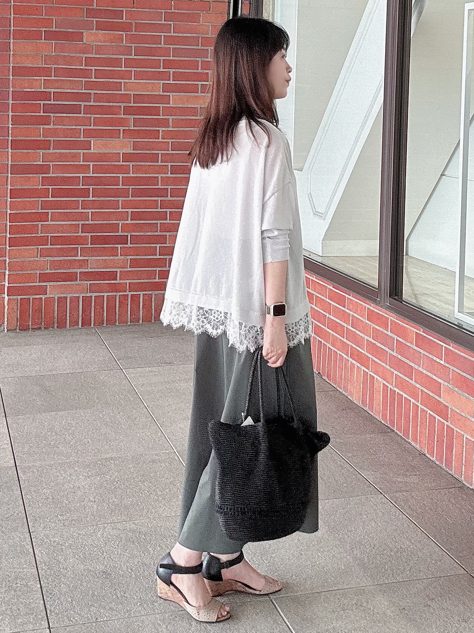 makiさんの「UNTITLED｜レースドッキングニットプルオーバー」を使ったコーディネート