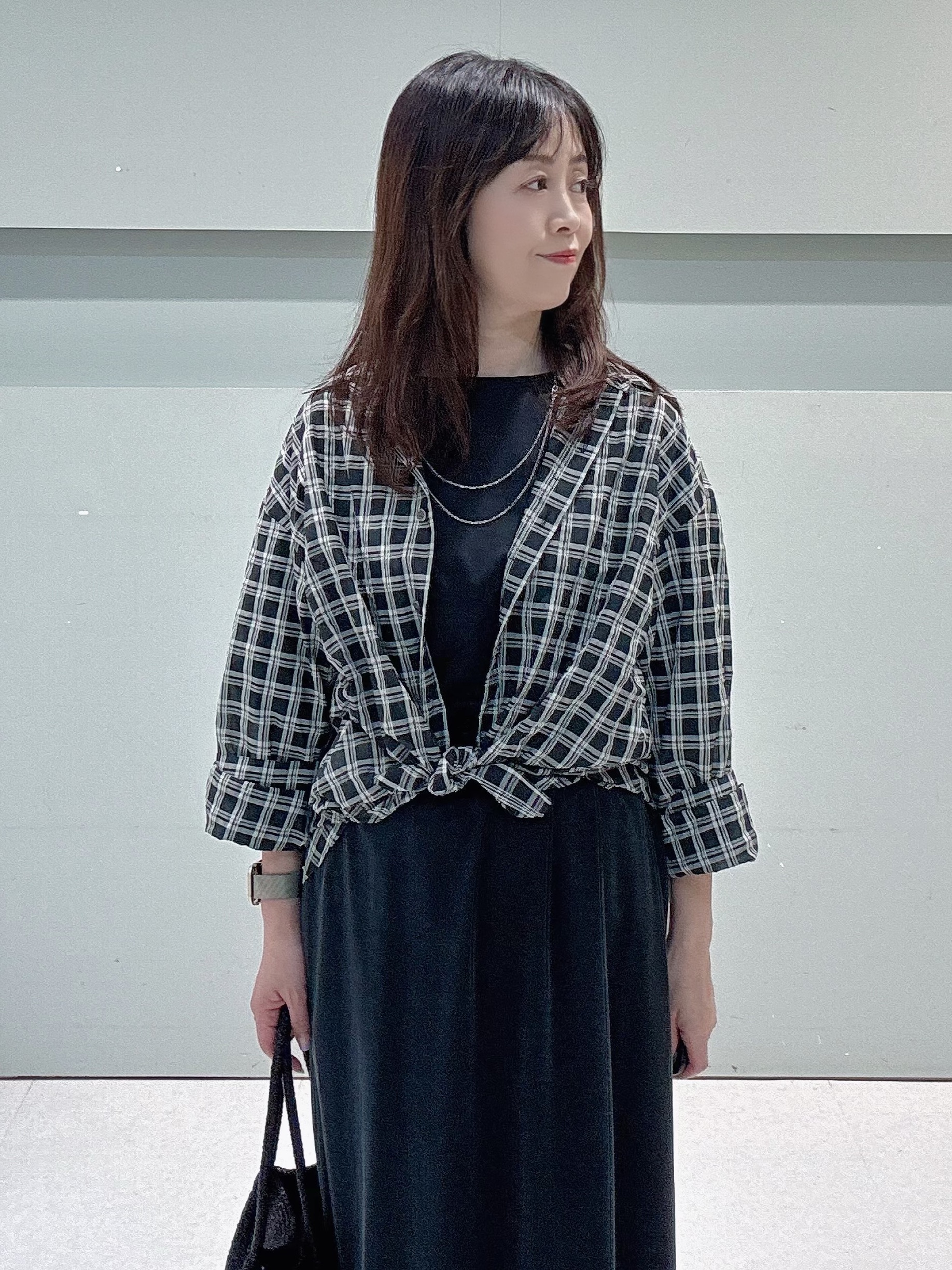 makiさんの「UNTITLED｜シアーチェックシャツブラウス」を使ったコーディネート