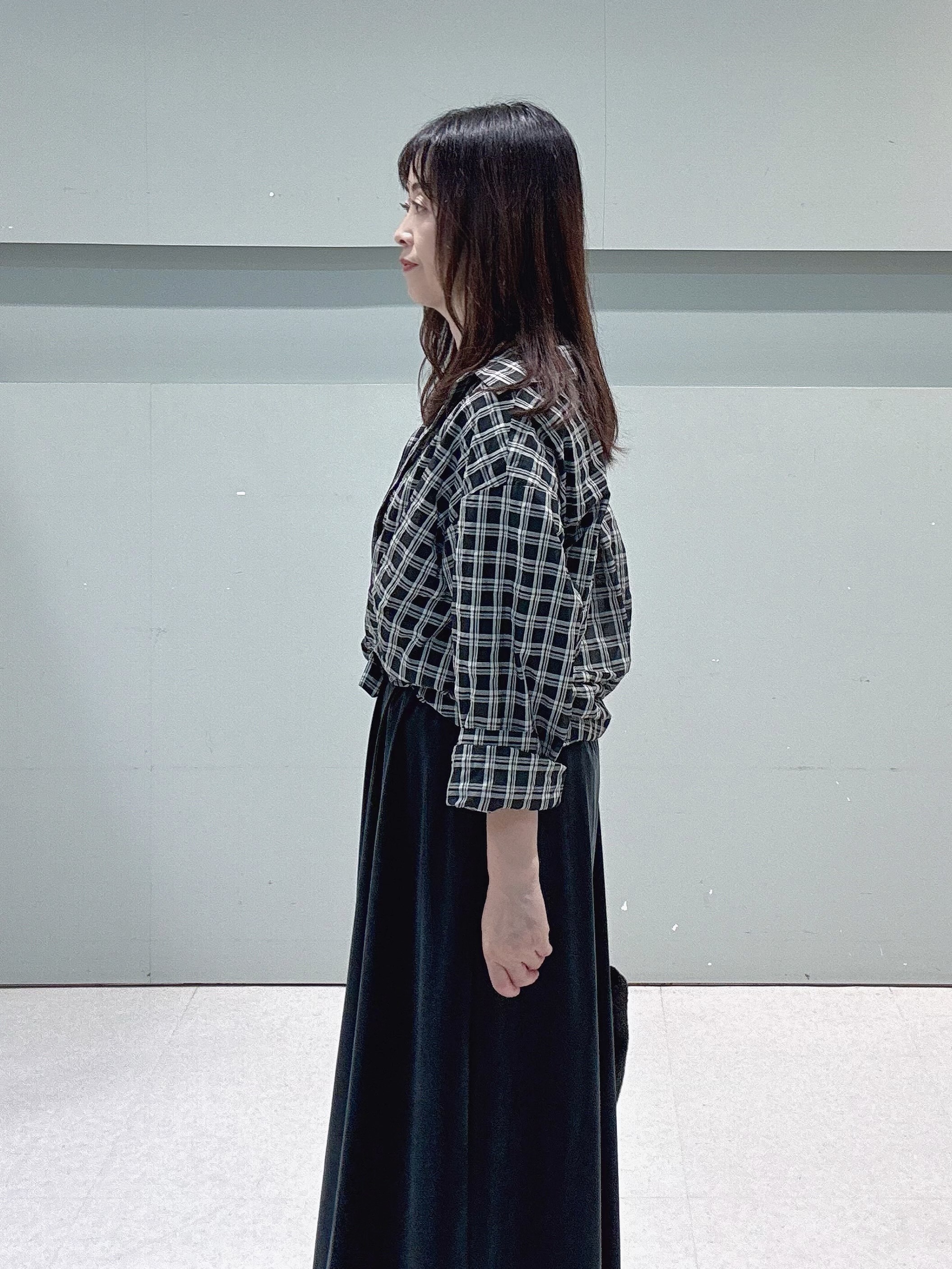 makiさんの「UNTITLED｜シアーチェックシャツブラウス」を使ったコーディネート