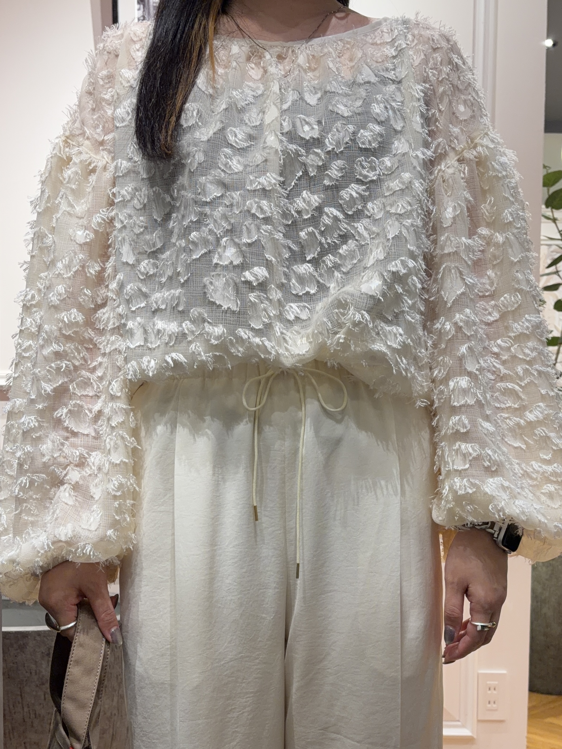 SAKAIさんの「DRESSTERIOR｜ジャガードボリュームブラウス」を使ったコーディネート