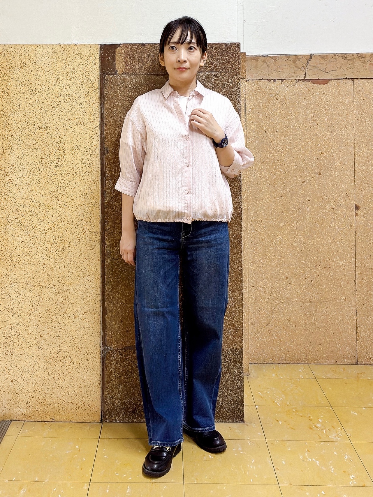 hattoriさんの「INDIVI｜【シアー／7分袖】体型カバーゆったりシャツ」を使ったコーディネート