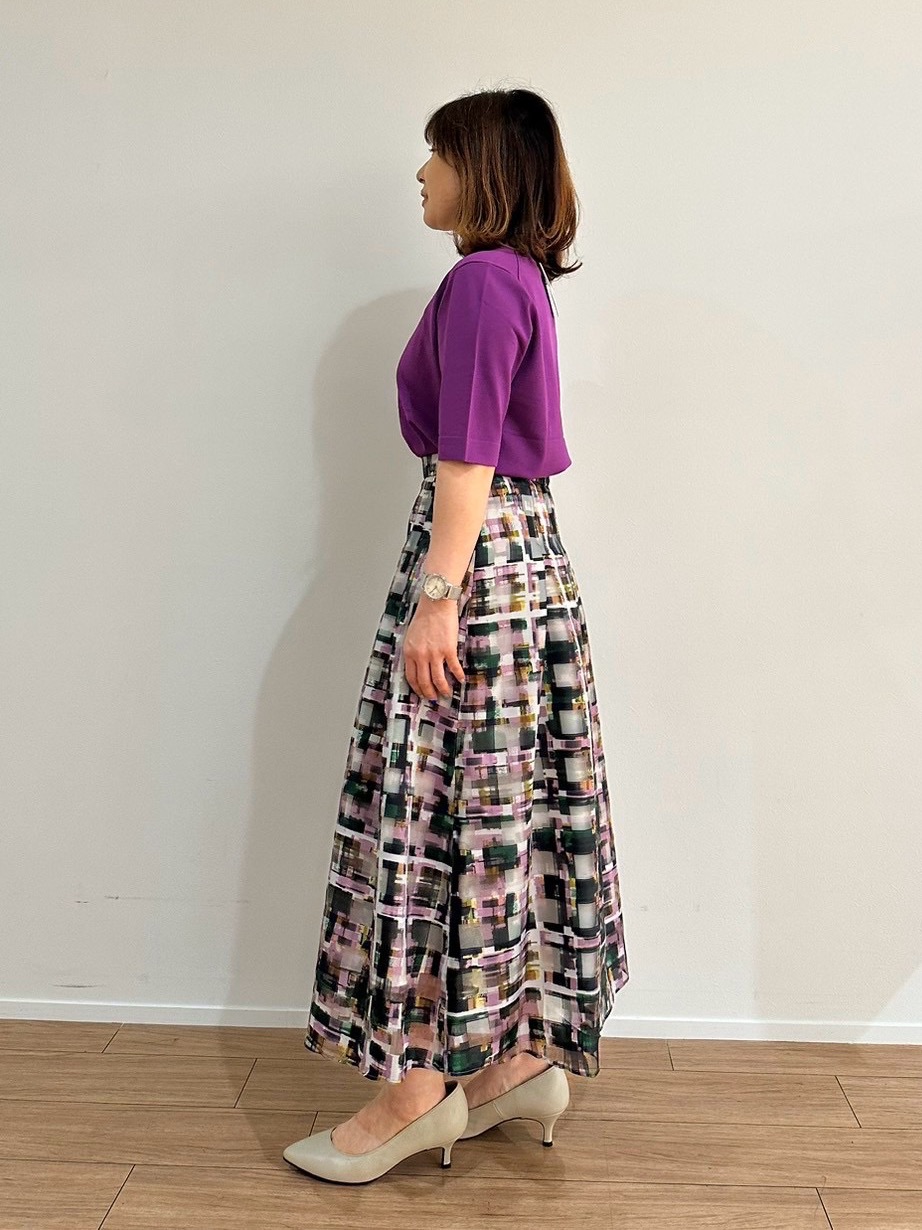 Juneさんの「UNTITLED｜【アンサンブル可/上品な清涼感】コンパクト5分袖ニット」を使ったコーディネート