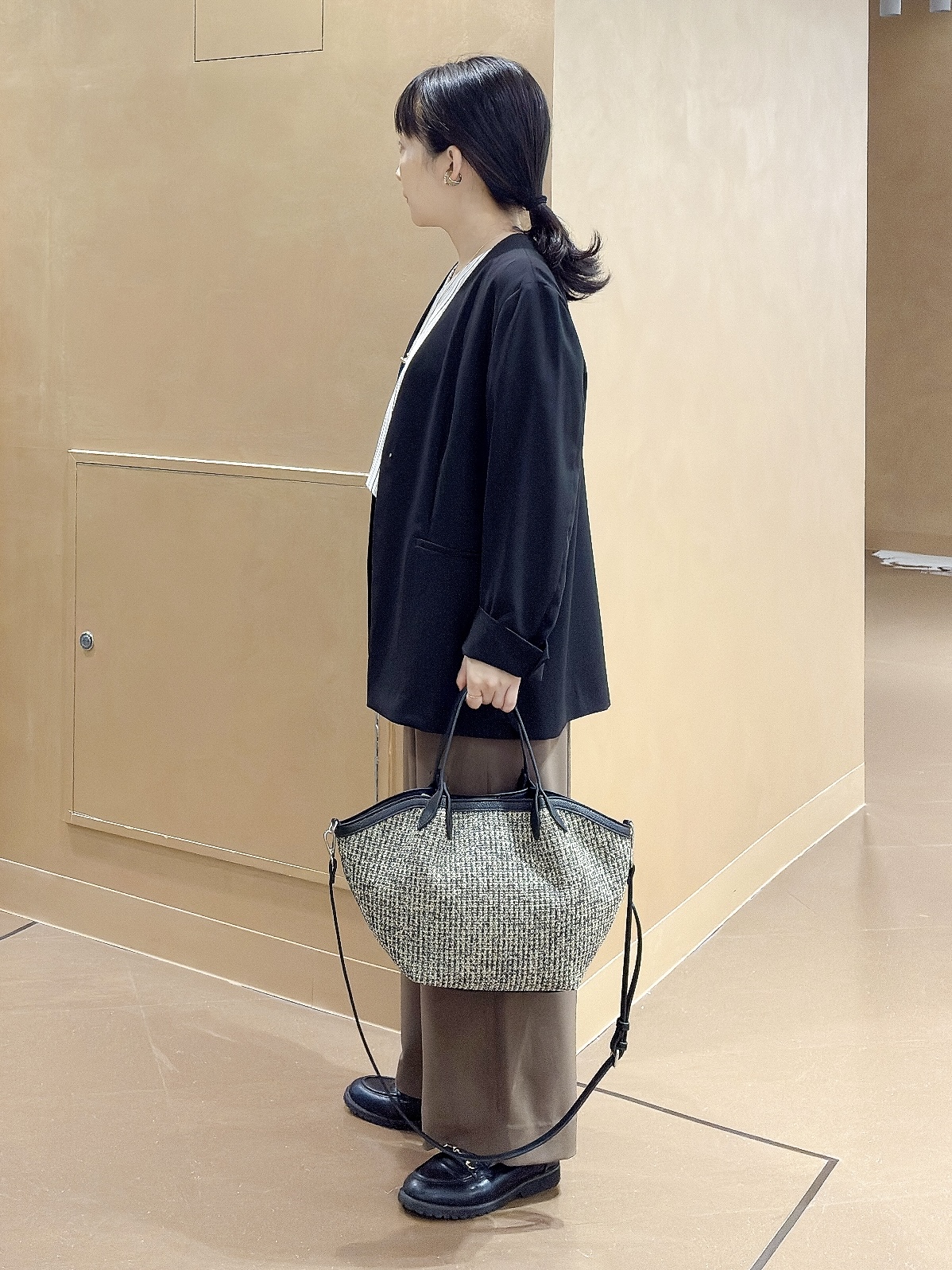 hattoriさんの「INDIVI｜【清涼感／UVケア／接触冷感】Vネックストライプブラウス」を使ったコーディネート
