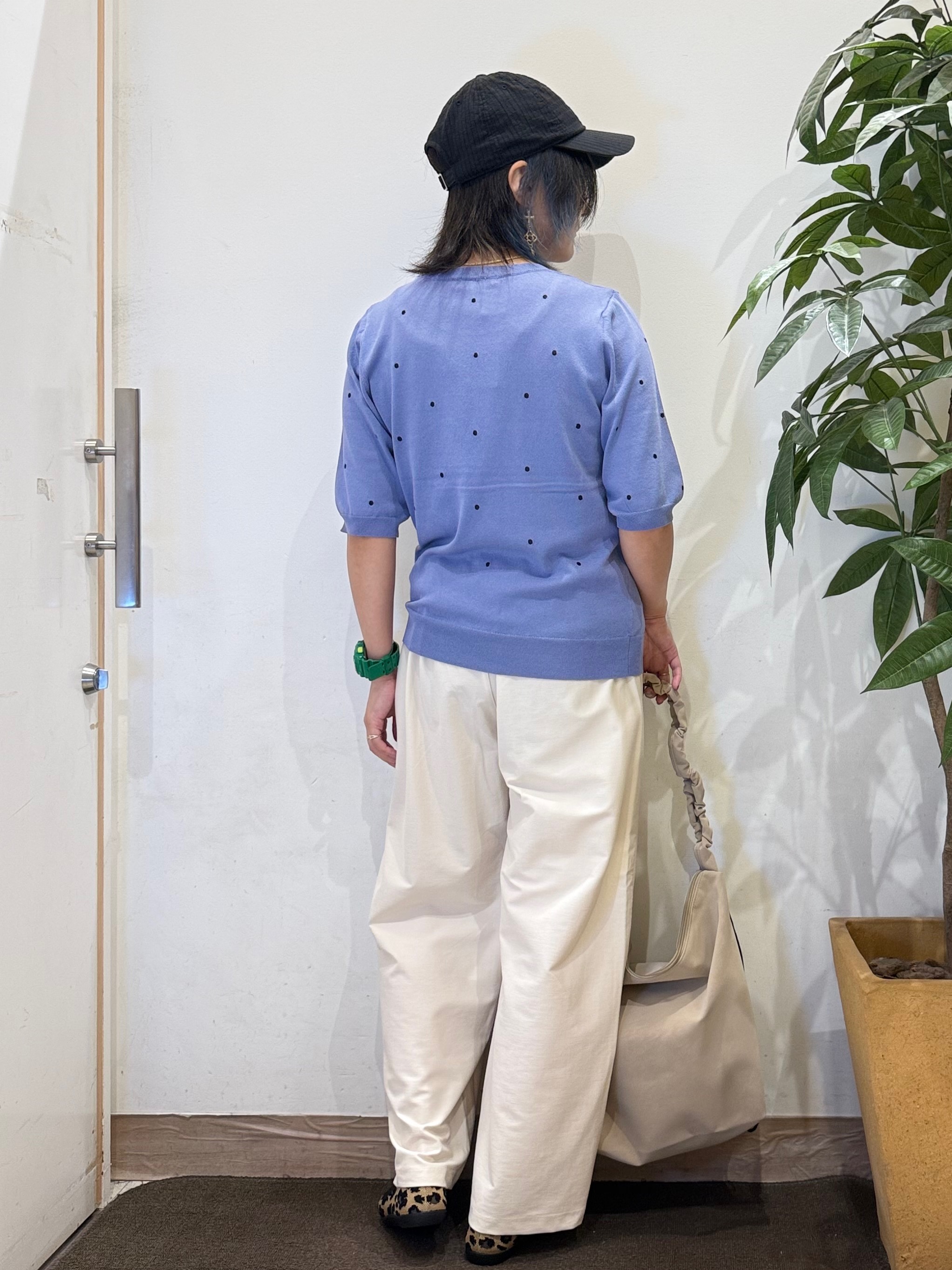 misakiさんの「SHOO･LA･RUE｜【ひんやり/S-LL】大人フェミニン ドット刺繍ニット」を使ったコーディネート
