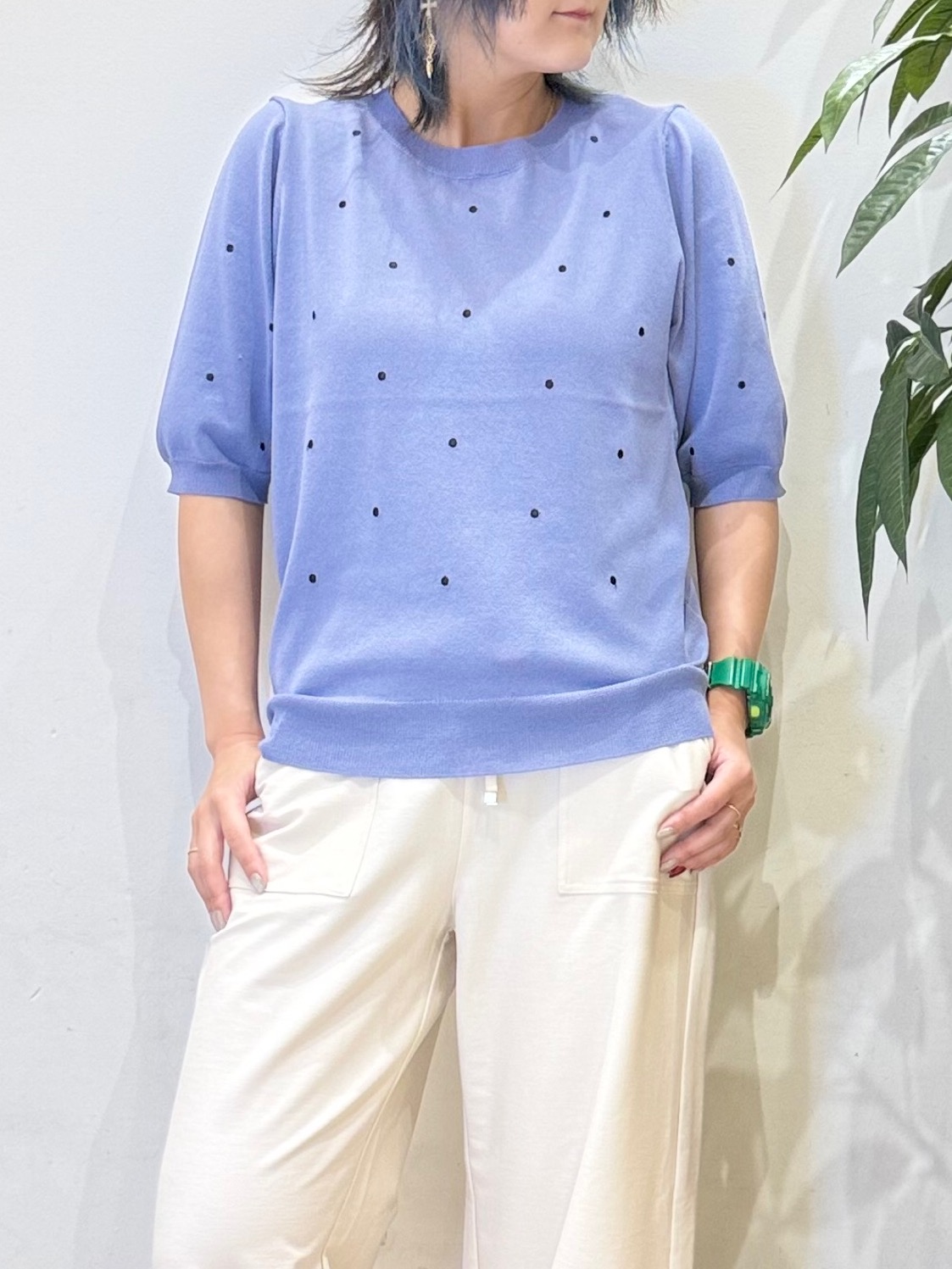 misakiさんの「SHOO･LA･RUE｜【ひんやり/S-LL】大人フェミニン ドット刺繍ニット」を使ったコーディネート