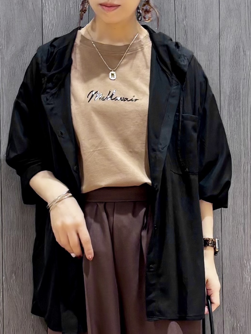 meiさんの「SHOO･LA･RUE｜【洗濯機可/体型カバー】程よい透け感の ゆるシア―シャツパーカ」を使ったコーディネート