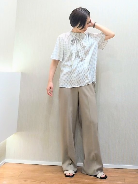 ミズタさんの「UNTITLED｜ダイヤジオメプリントブラウス」を使ったコーディネート