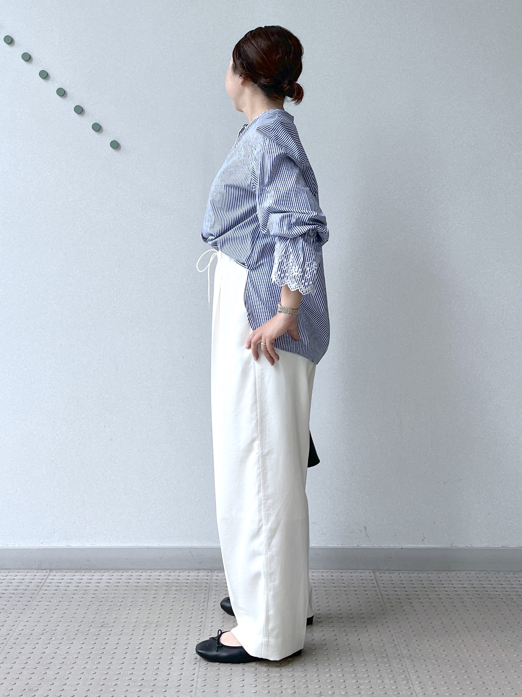 Soeさんの「DRESSTERIOR｜エンブロイダリースリーブ ブラウス」を使ったコーディネート