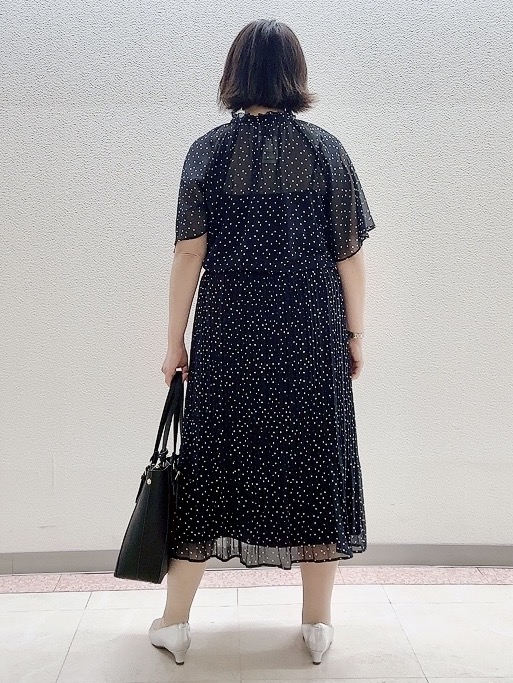 chinatsuさんの「Reflect｜【セットアップ／手洗い可】ドット柄プリーツフレアスカート」を使ったコーディネート