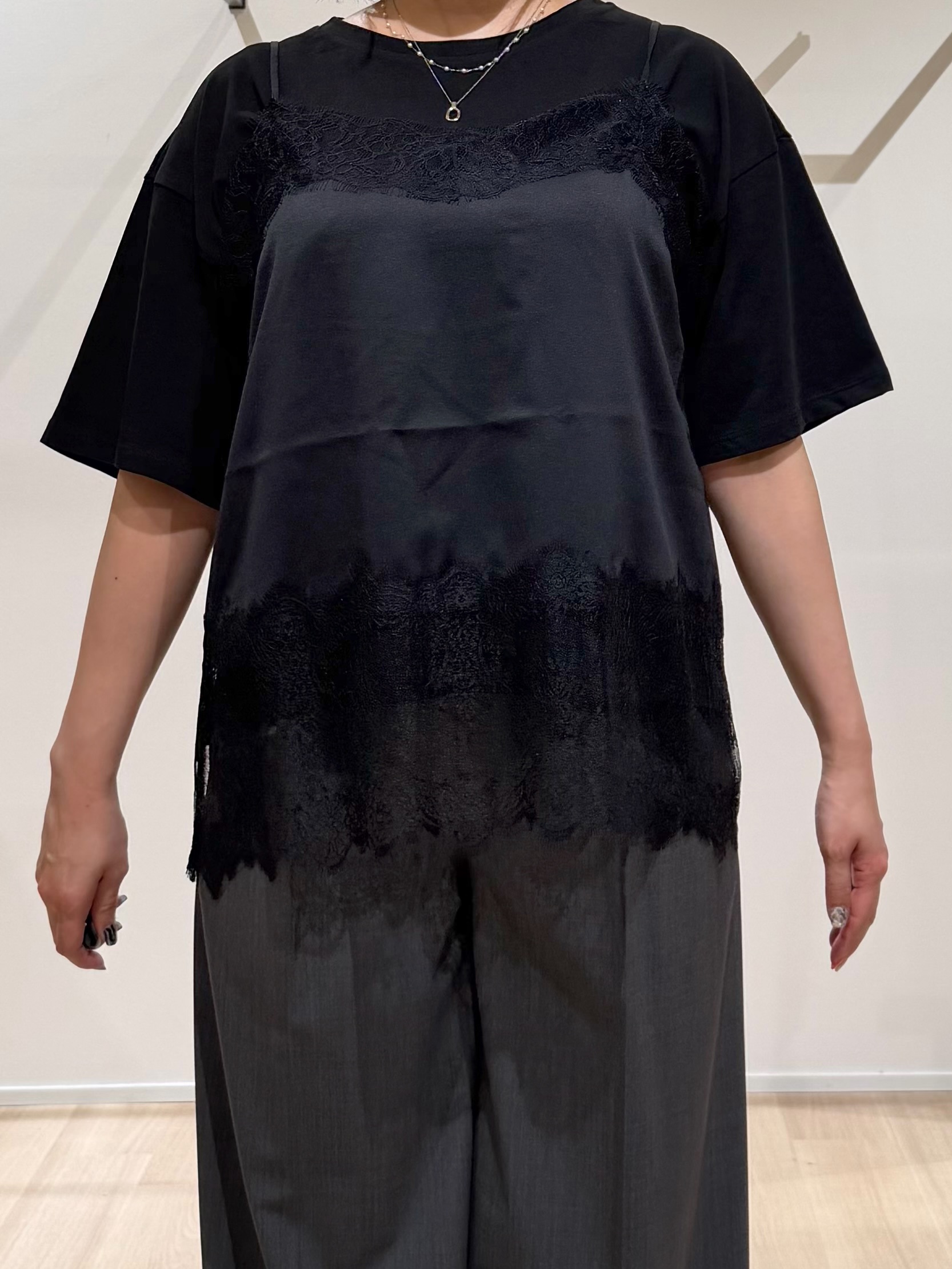 TOMOMIさんの「UNTITLED｜ウーステッドワイドシルエットパンツ」を使ったコーディネート
