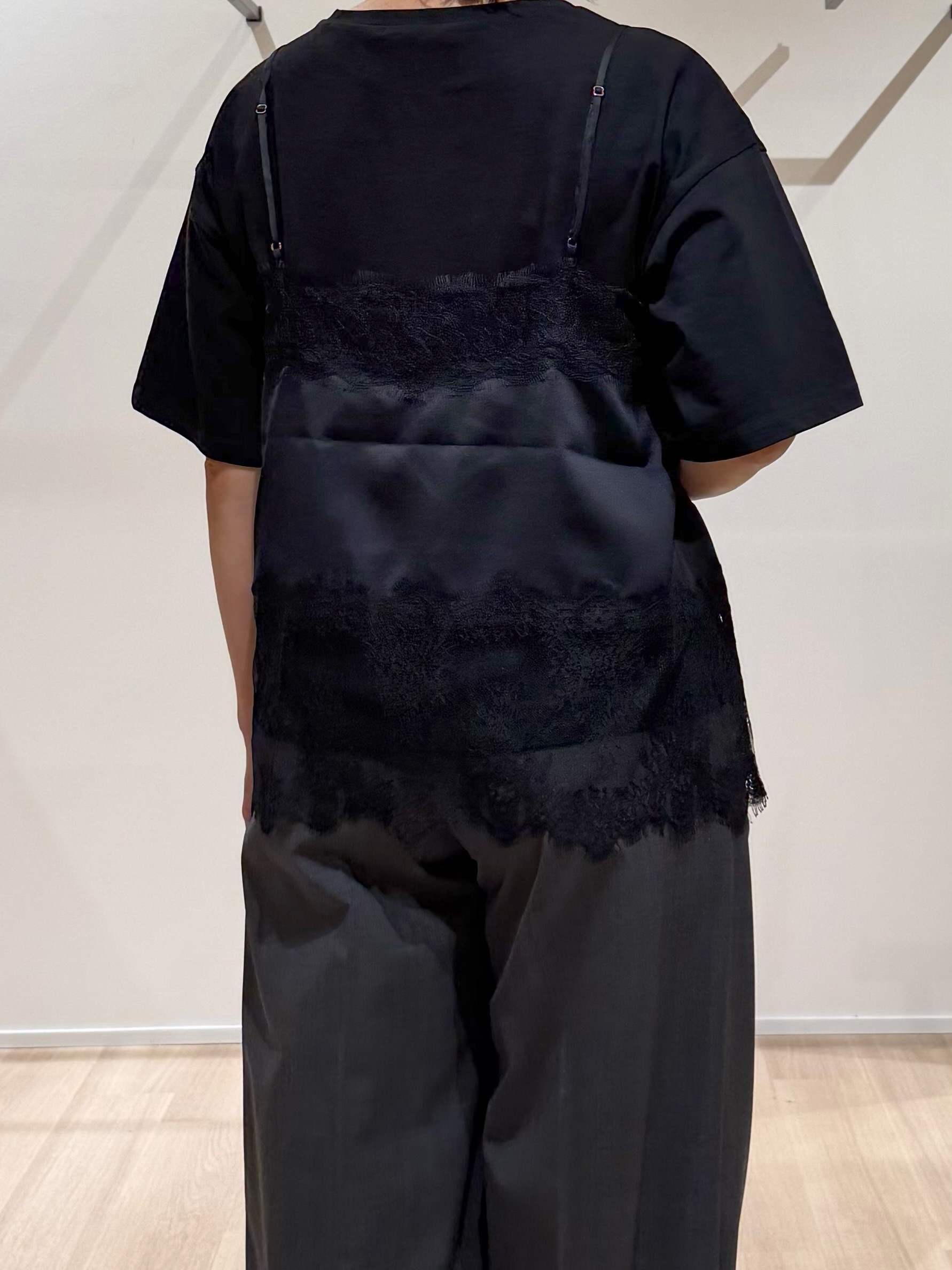 TOMOMIさんの「UNTITLED｜ウーステッドワイドシルエットパンツ」を使ったコーディネート