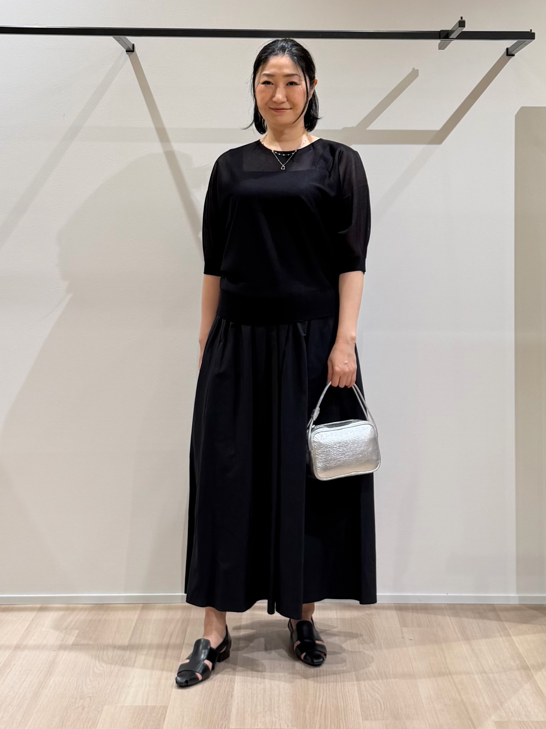TOMOMIさんの「UNTITLED｜【体型カバー／洗える】シアードルマンニット」を使ったコーディネート
