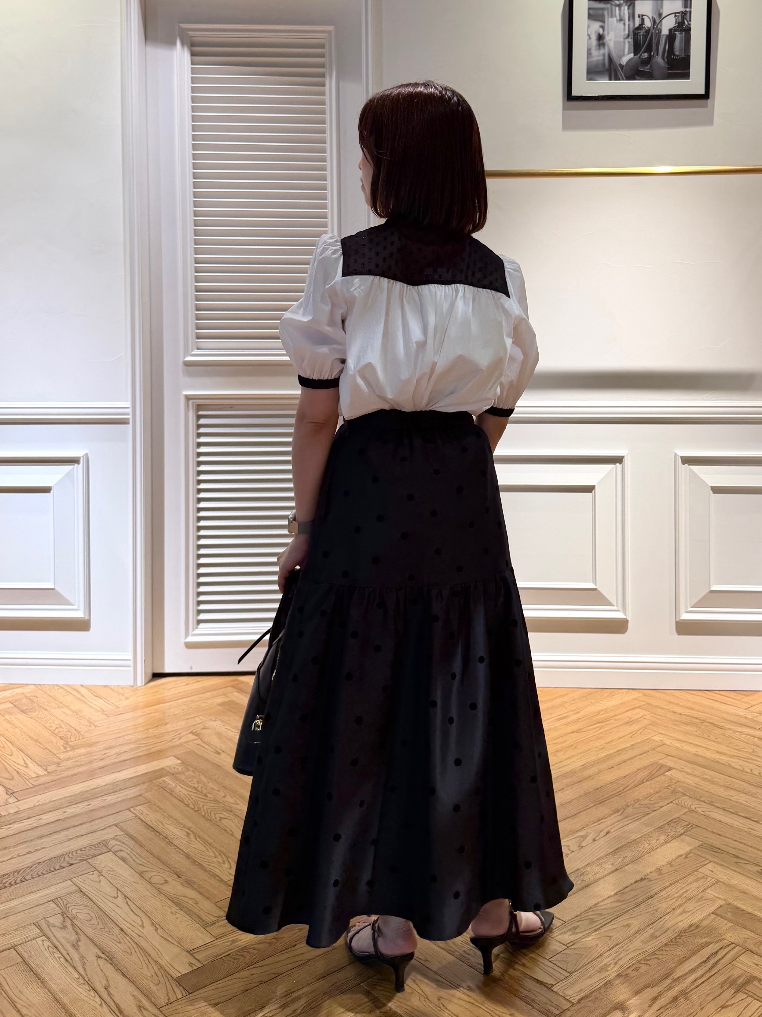 つじ まこさんの「DRESSTERIOR｜【着映え】パフスリーブ ブザムブラウス」を使ったコーディネート