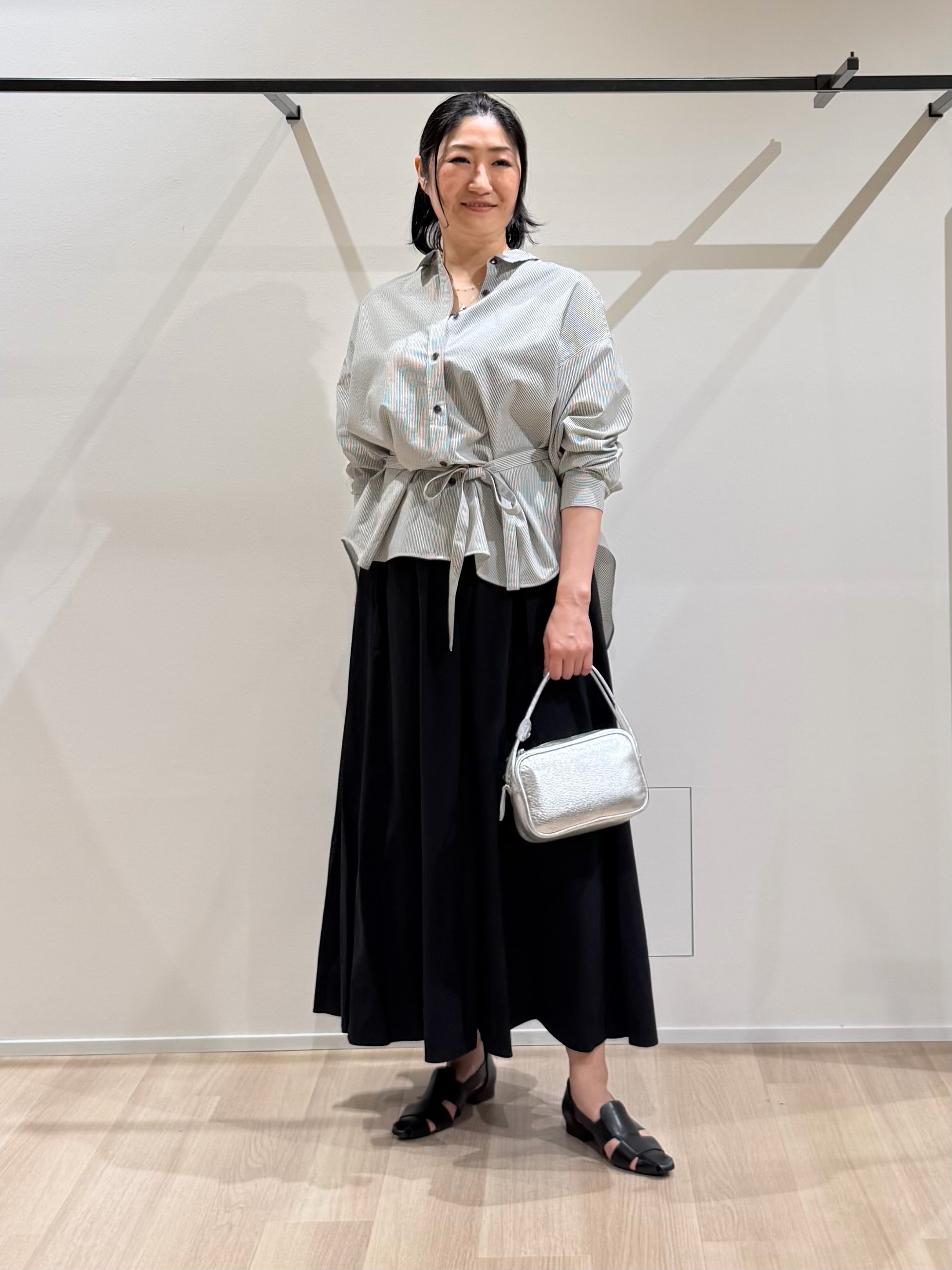TOMOMIさんの「UNTITLED｜【撥水／裏地なし軽量】ギャザーボリュームスカート」を使ったコーディネート
