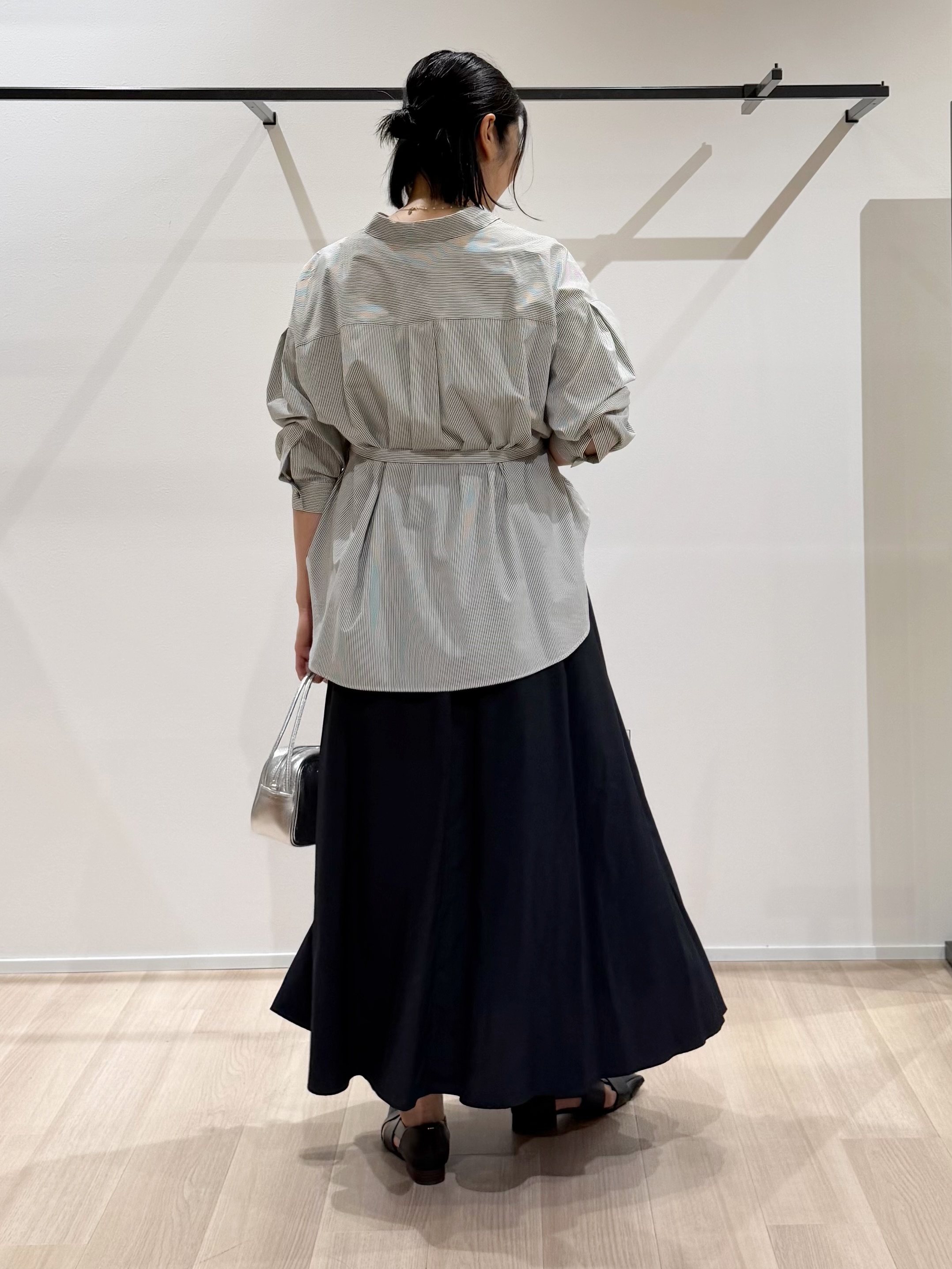 TOMOMIさんの「UNTITLED｜【撥水／裏地なし軽量】ギャザーボリュームスカート」を使ったコーディネート