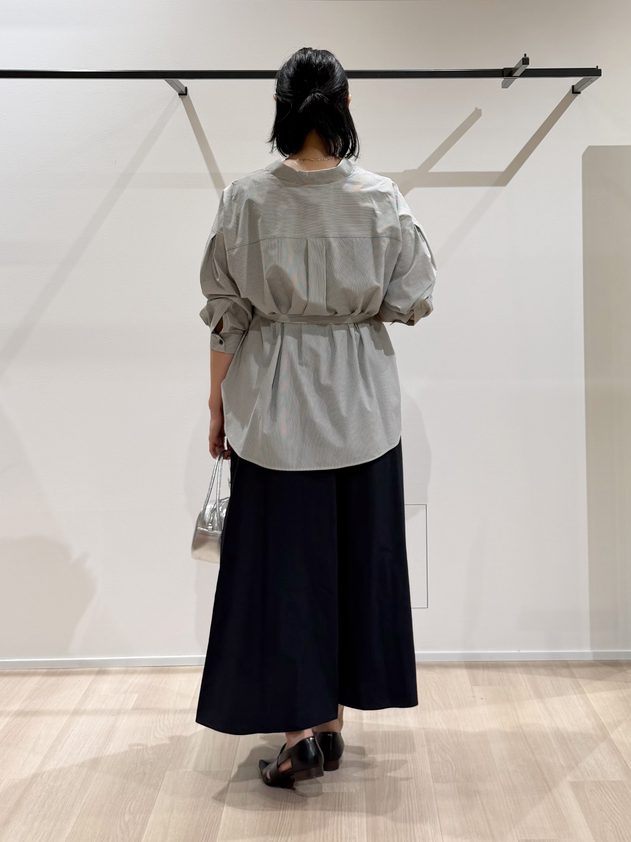 TOMOMIさんの「UNTITLED｜【撥水／裏地なし軽量】ギャザーボリュームスカート」を使ったコーディネート