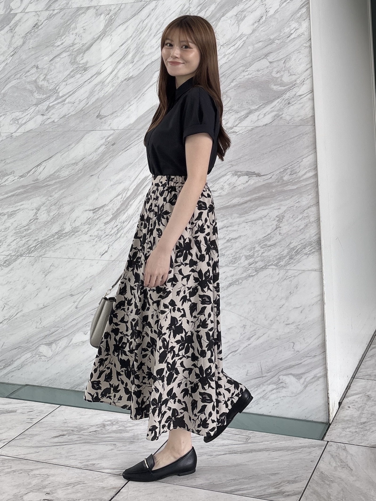 sayaさんの「grove｜ドルマンシャツブラウス」を使ったコーディネート