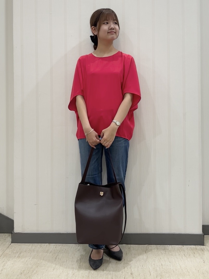 ちひさんの「INDIVI｜【褒められデニム】スリムストレート デニムパンツ」を使ったコーディネート