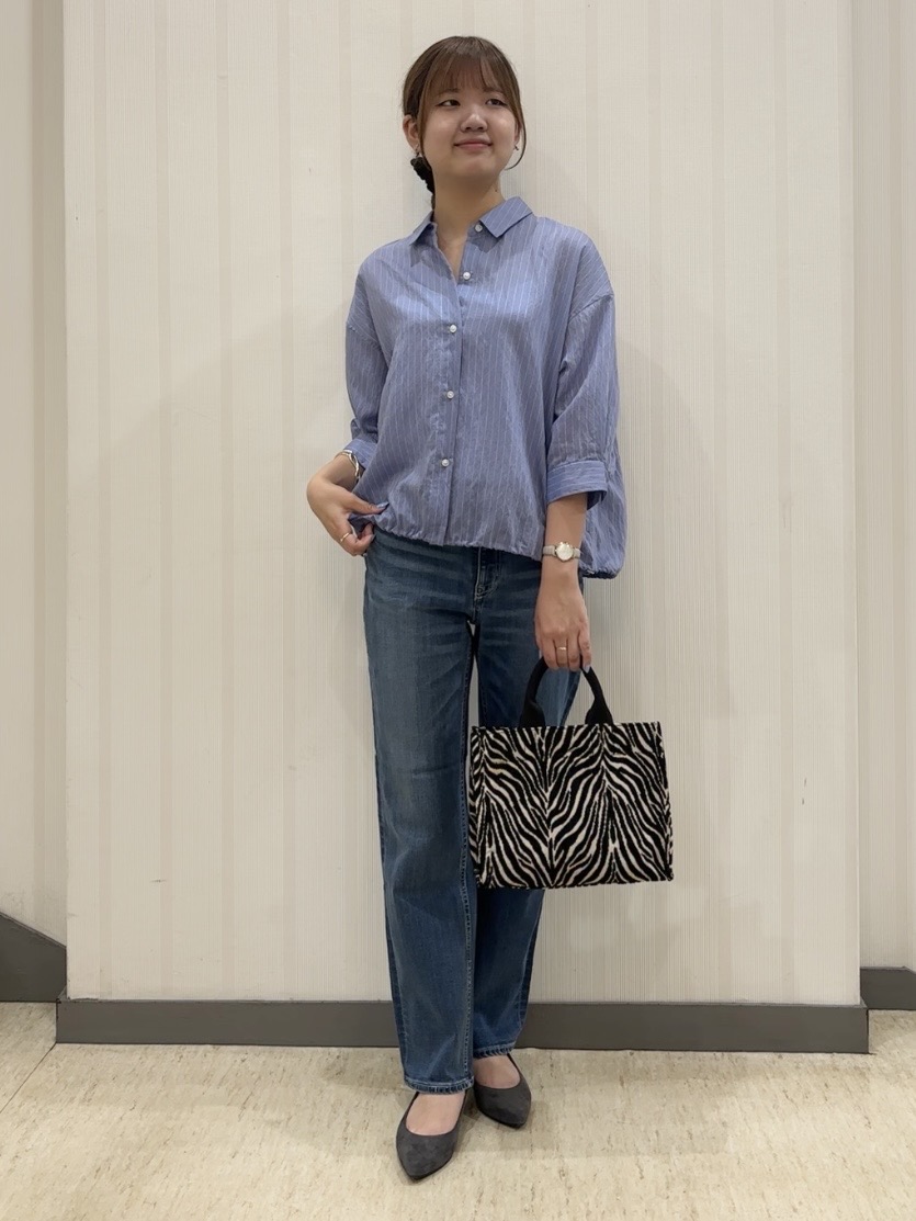 ちひさんの「INDIVI｜【褒められデニム】スリムストレート デニムパンツ」を使ったコーディネート