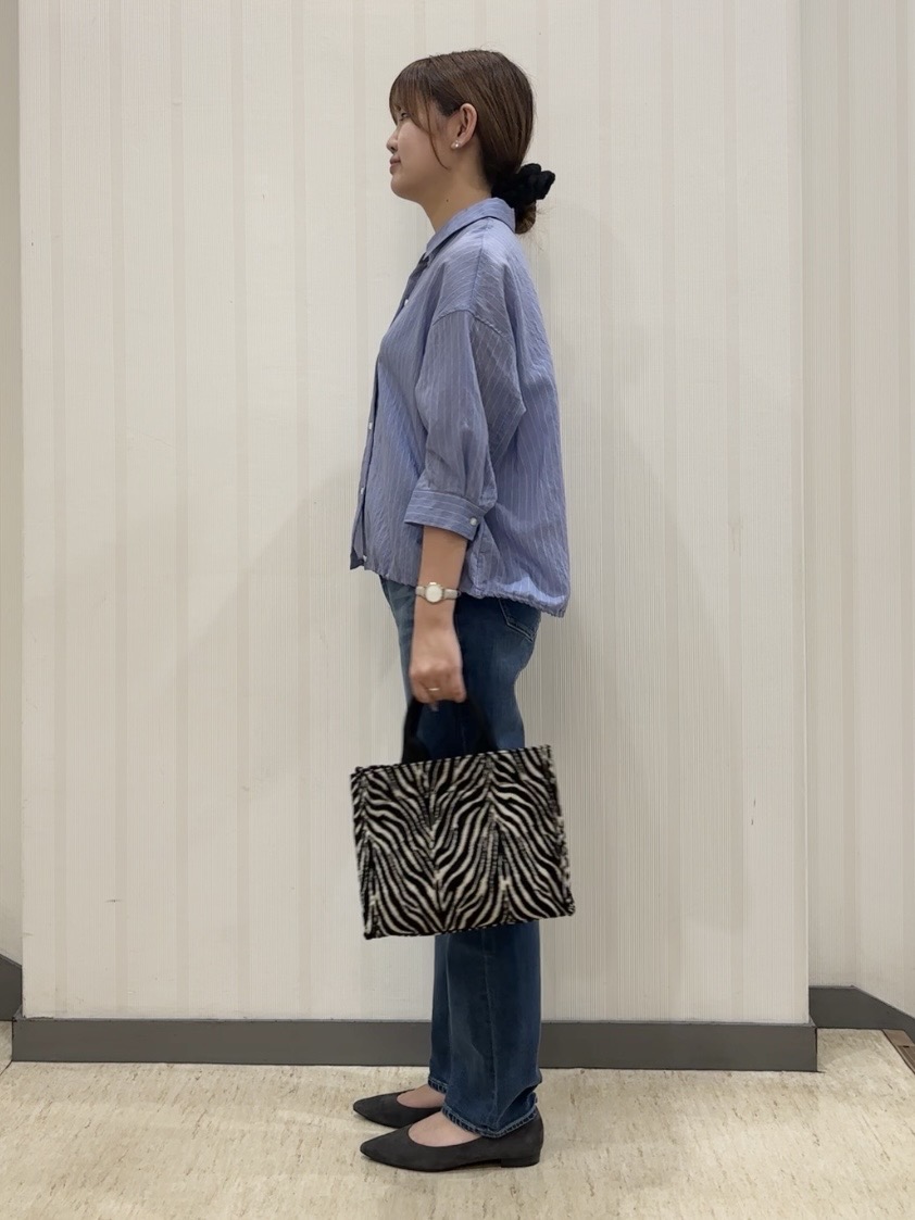 ちひさんの「INDIVI｜【褒められデニム】スリムストレート デニムパンツ」を使ったコーディネート
