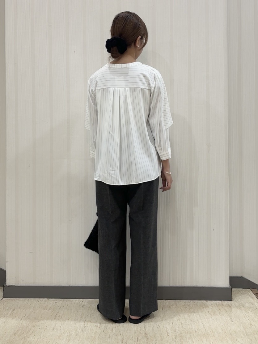 ちひさんの「INDIVI｜【接触冷感/UVケア/夏羽織り/着る日傘】ケープ風ブラウス」を使ったコーディネート