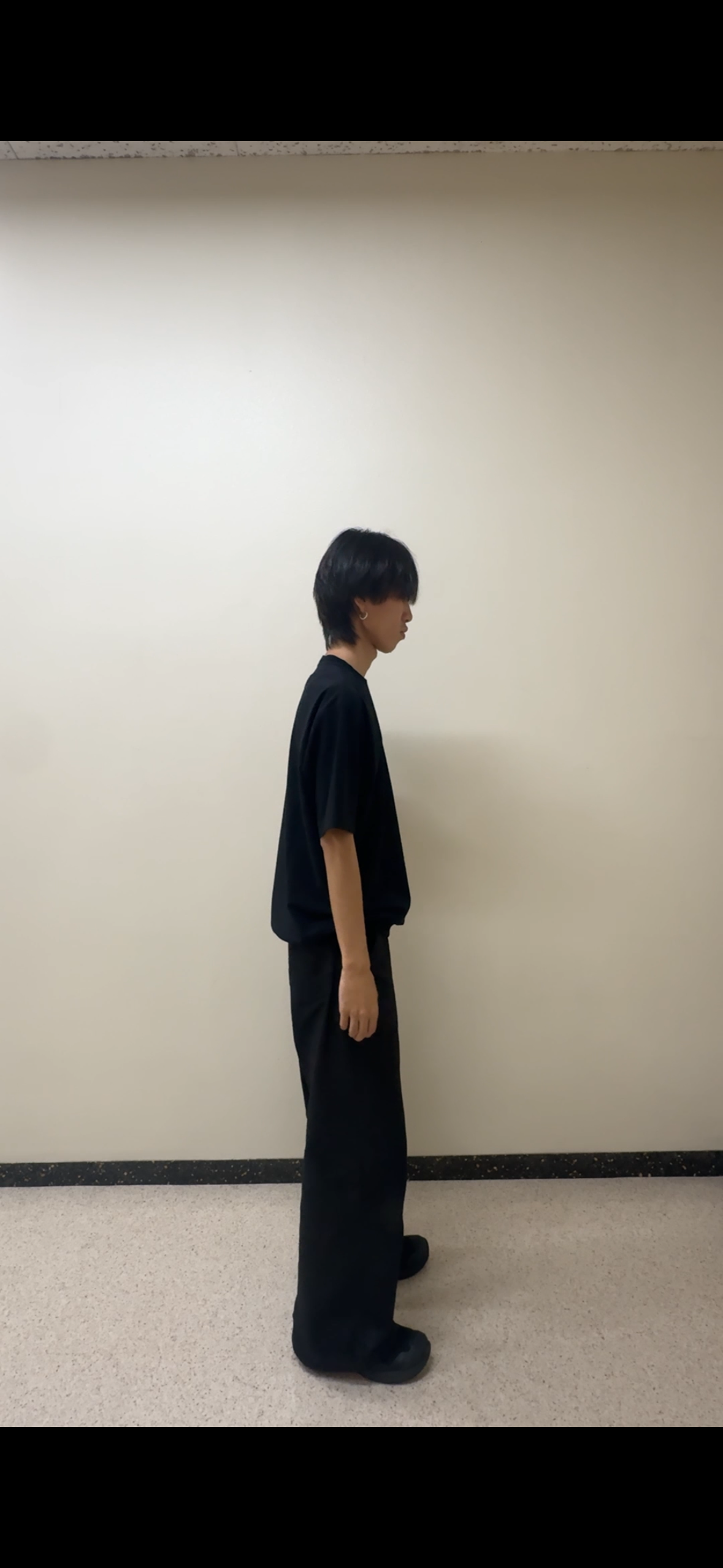 平畑慶さんの「TAKEO KIKUCHI｜【通気性】AIR TOOL LIGHT Ｔシャツ」を使ったコーディネート