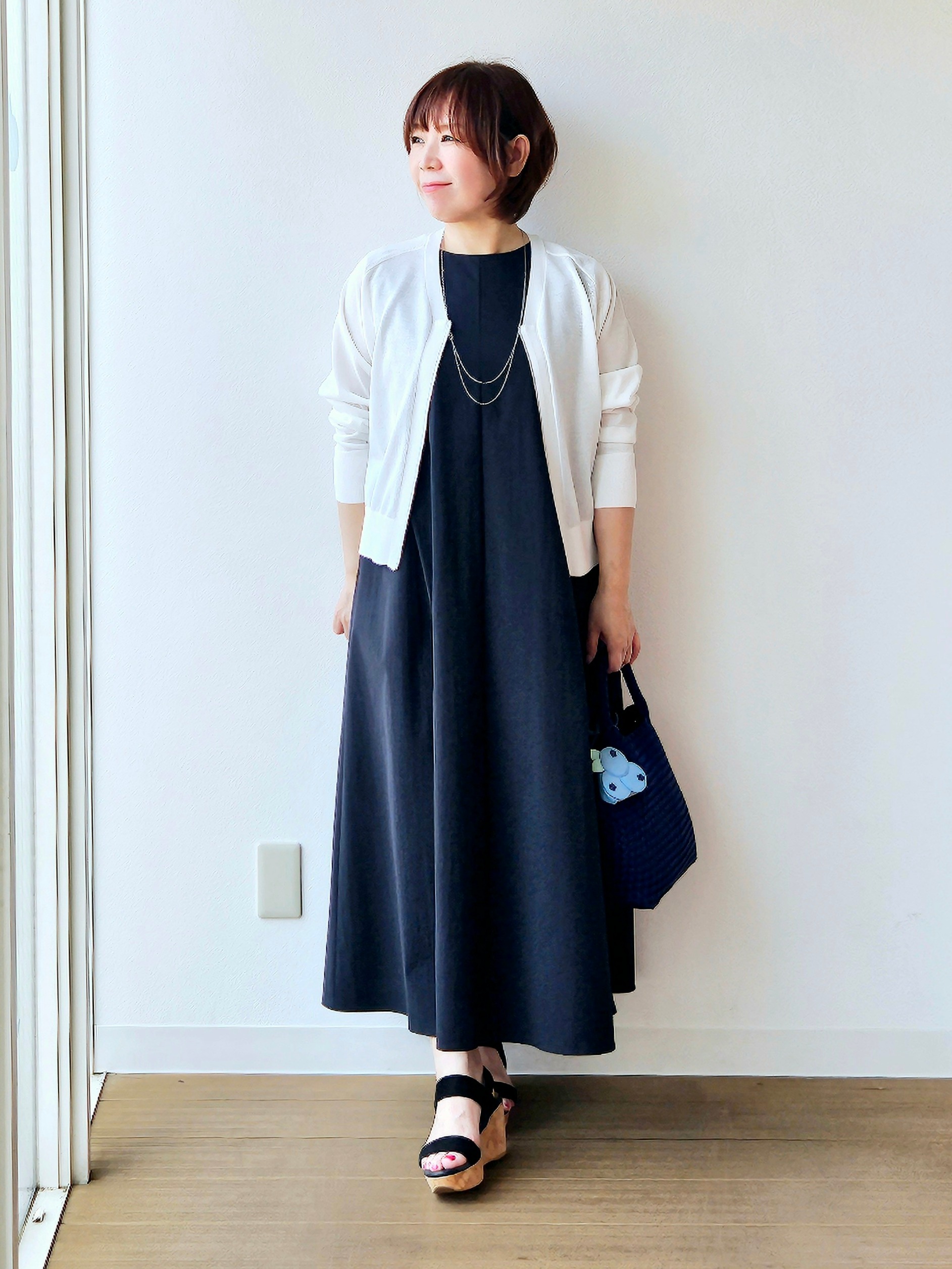 やじまさんの「UNTITLED｜【アンサンブル可/日除け・冷房対策】シアーレーヨンZIPカーディガン」を使ったコーディネート