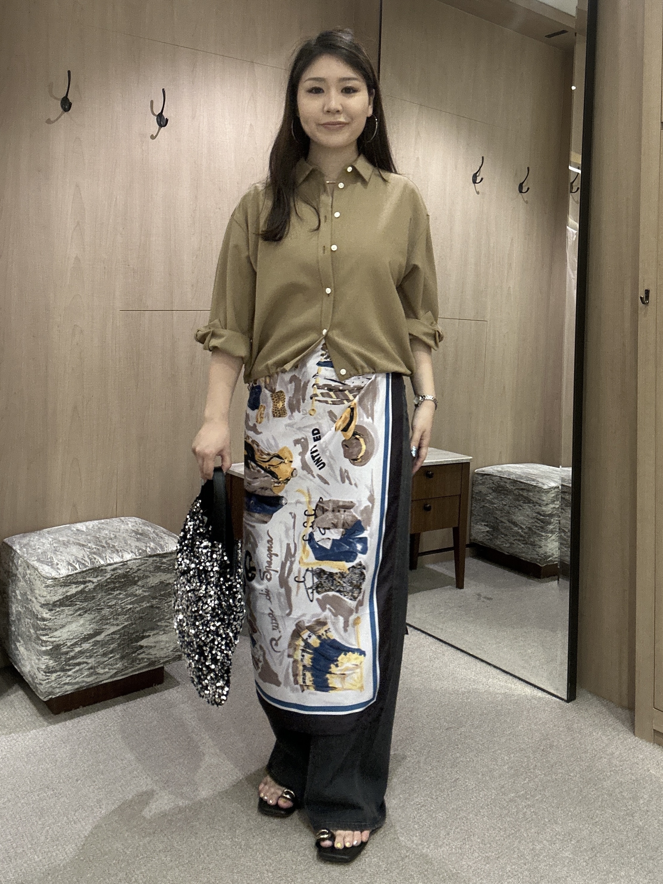 YURIさんの「UNTITLED｜スパンコールフラットトート」を使ったコーディネート