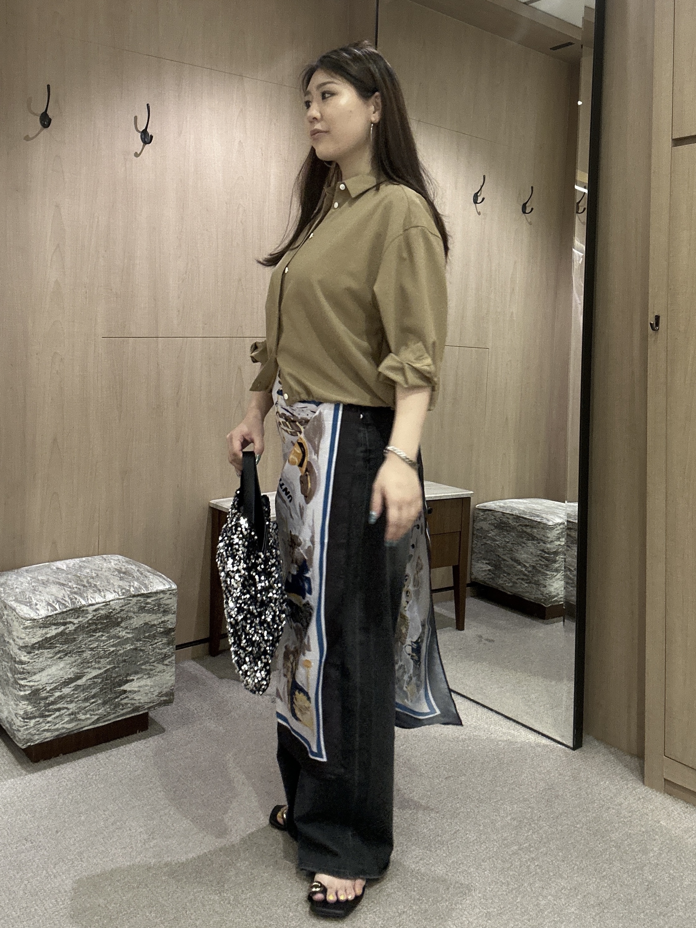 YURIさんの「UNTITLED｜スパンコールフラットトート」を使ったコーディネート