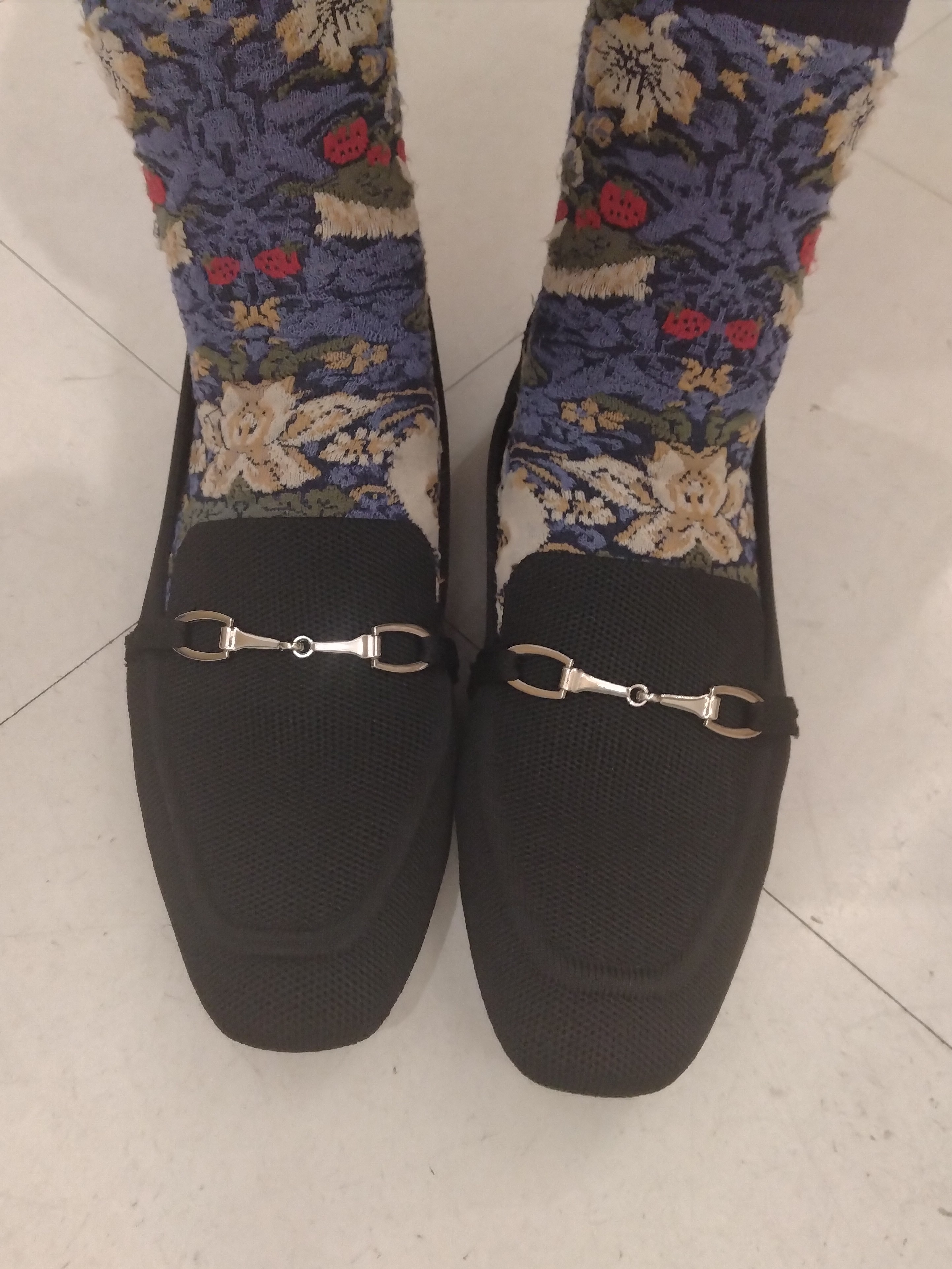 おっしーさんの「SHOO･LA･RUE｜【セットアップ可/S-LL】モールチェックで上品に タックスリーブ ブラウス」を使ったコーディネート
