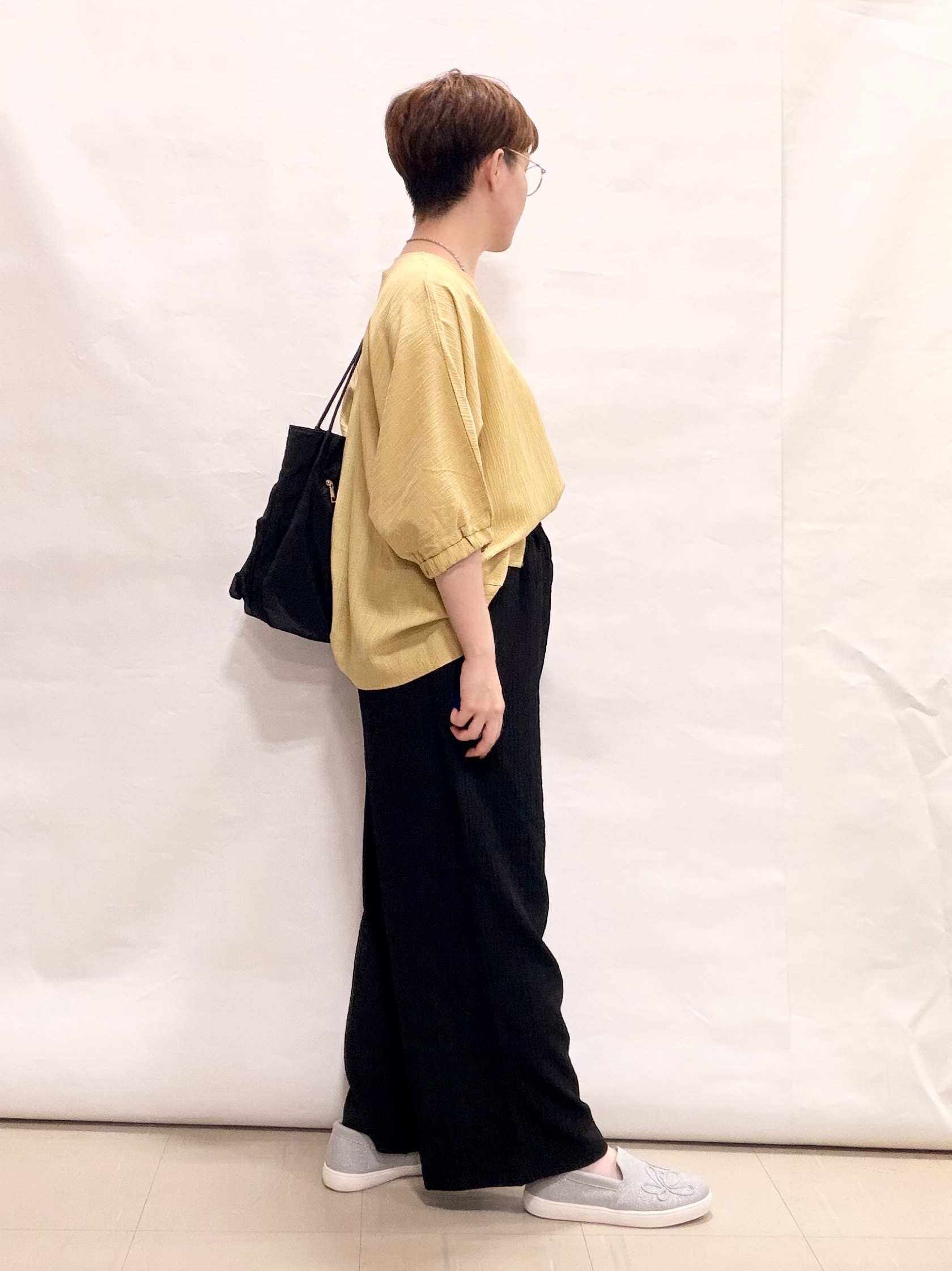 なっちゃんさんの「SHOO･LA･RUE｜【インせず着られる/洗濯後しわになりにくい】しぼしぼドルマンブラウス」を使ったコーディネート