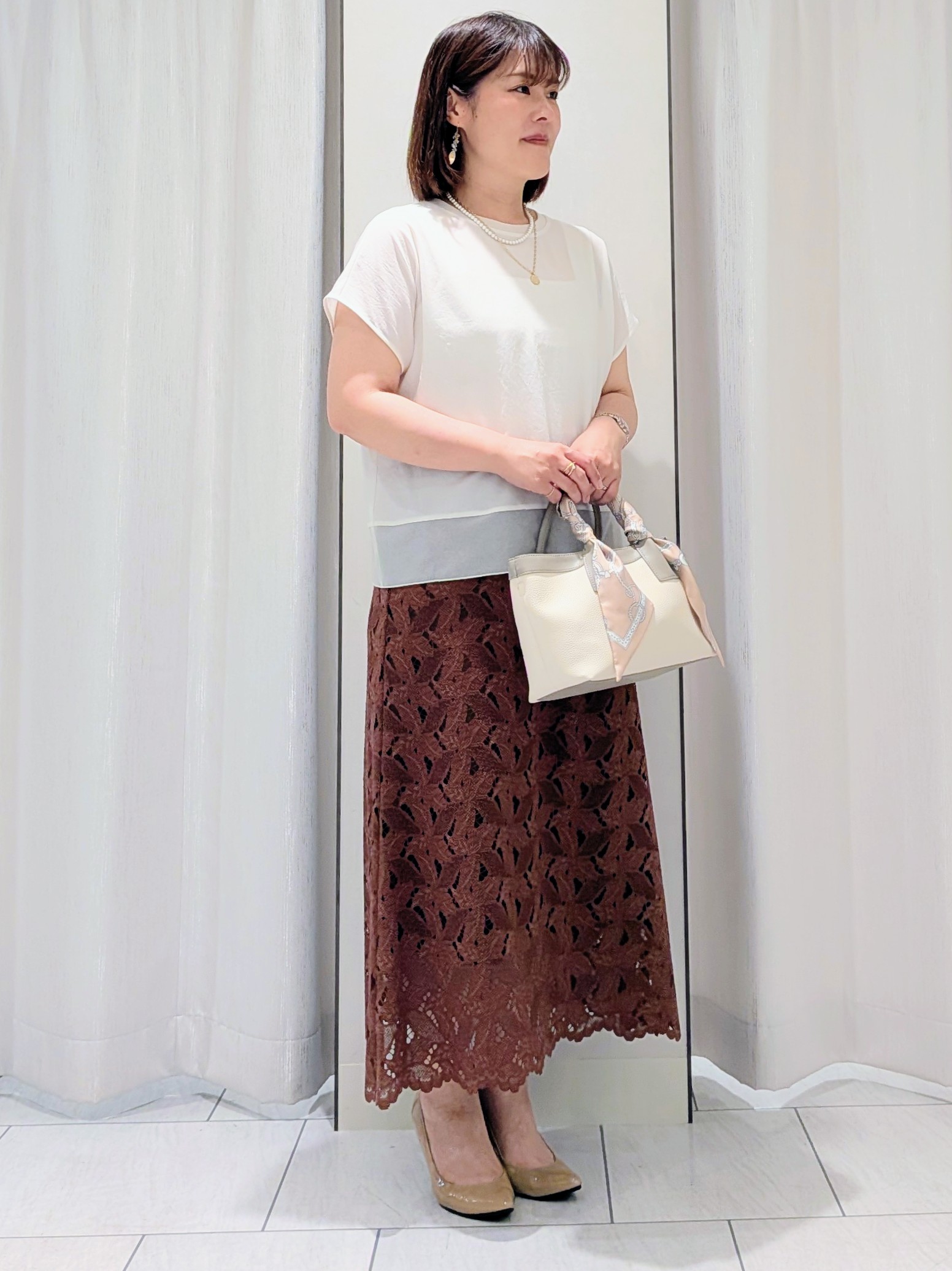 Onumaさんの「UNTITLED｜【セットアップ可/品のある透け感】リーフレースブラウス」を使ったコーディネート