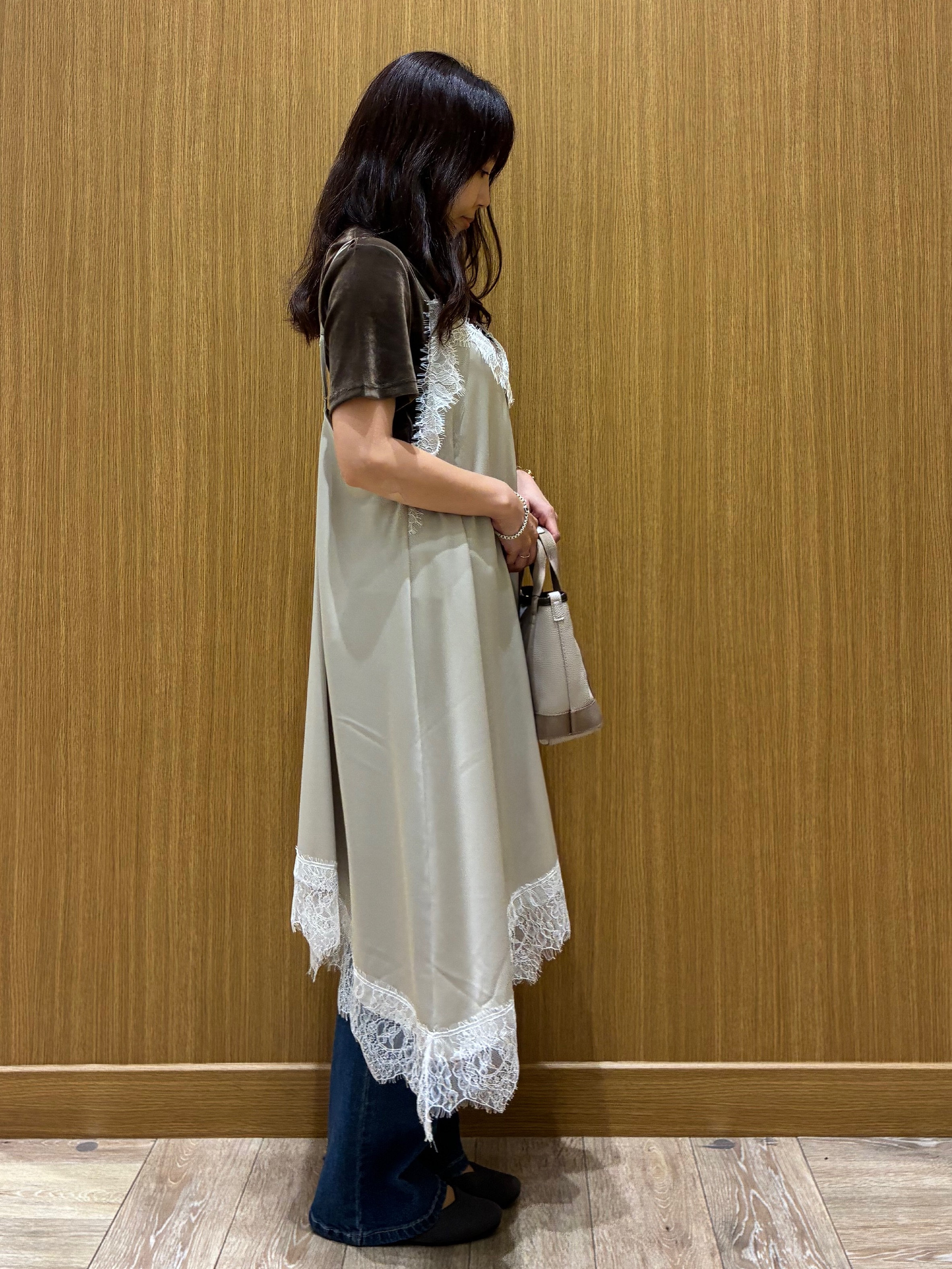 tomoさんの「OPAQUE.CLIP｜フロッキーチュールカットソー【洗濯機OK】」を使ったコーディネート