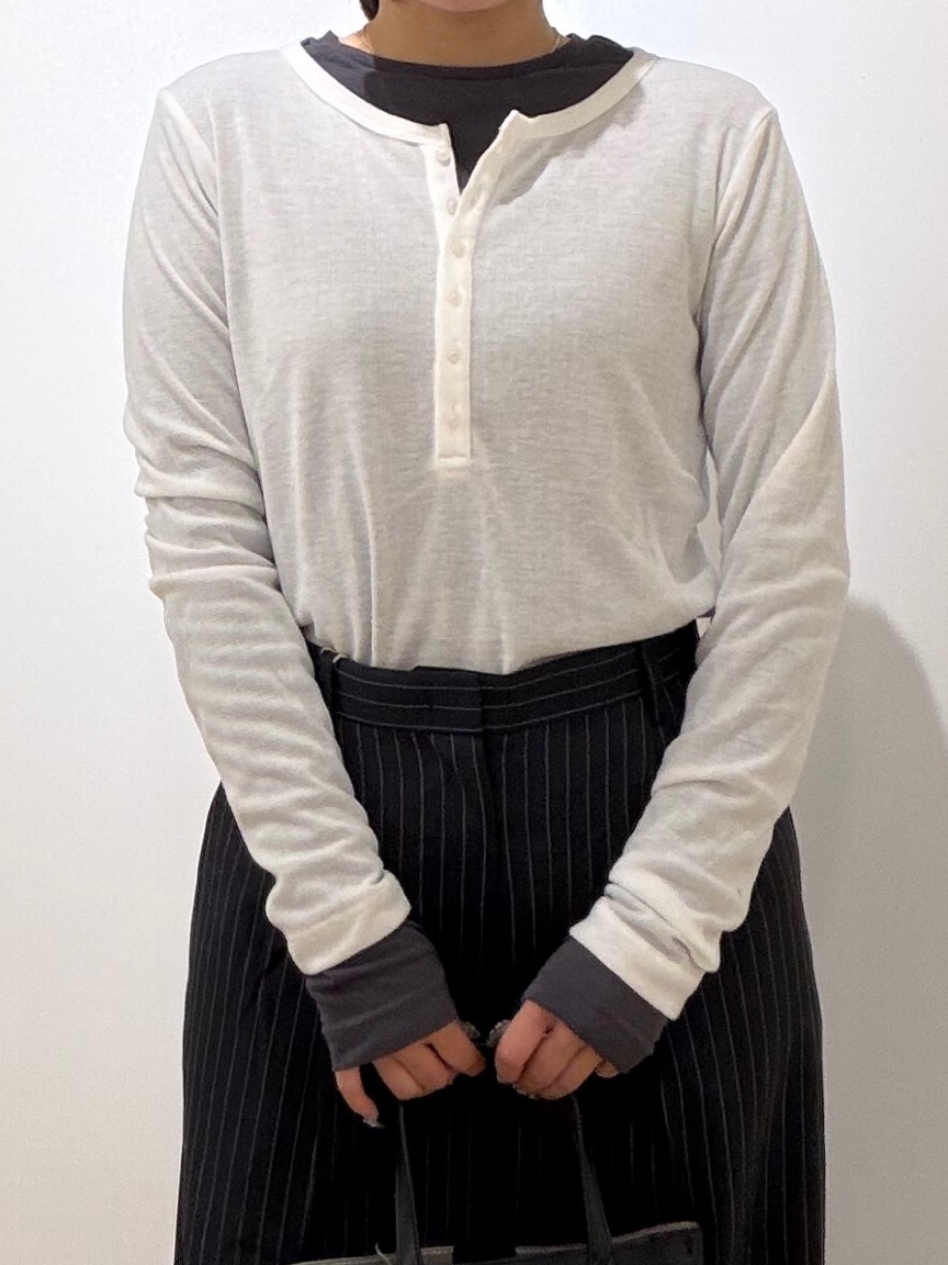 秦美里さんの「Dessin｜クルーネックシアーロングTシャツ」を使ったコーディネート