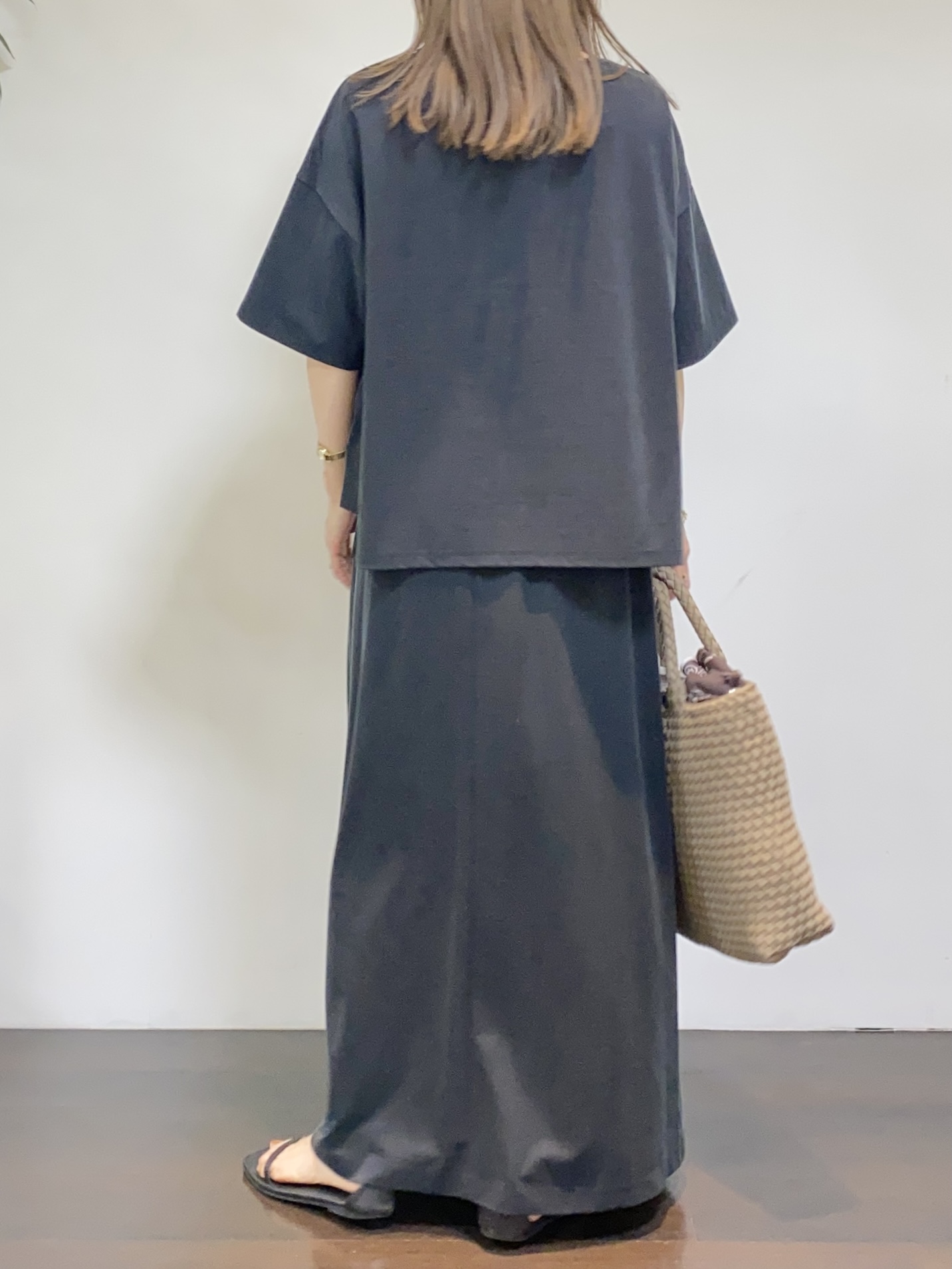 tomoさんの「UNTITLED｜【セットアップ可/接触冷感】ヴィンテージライクプルオーバー」を使ったコーディネート