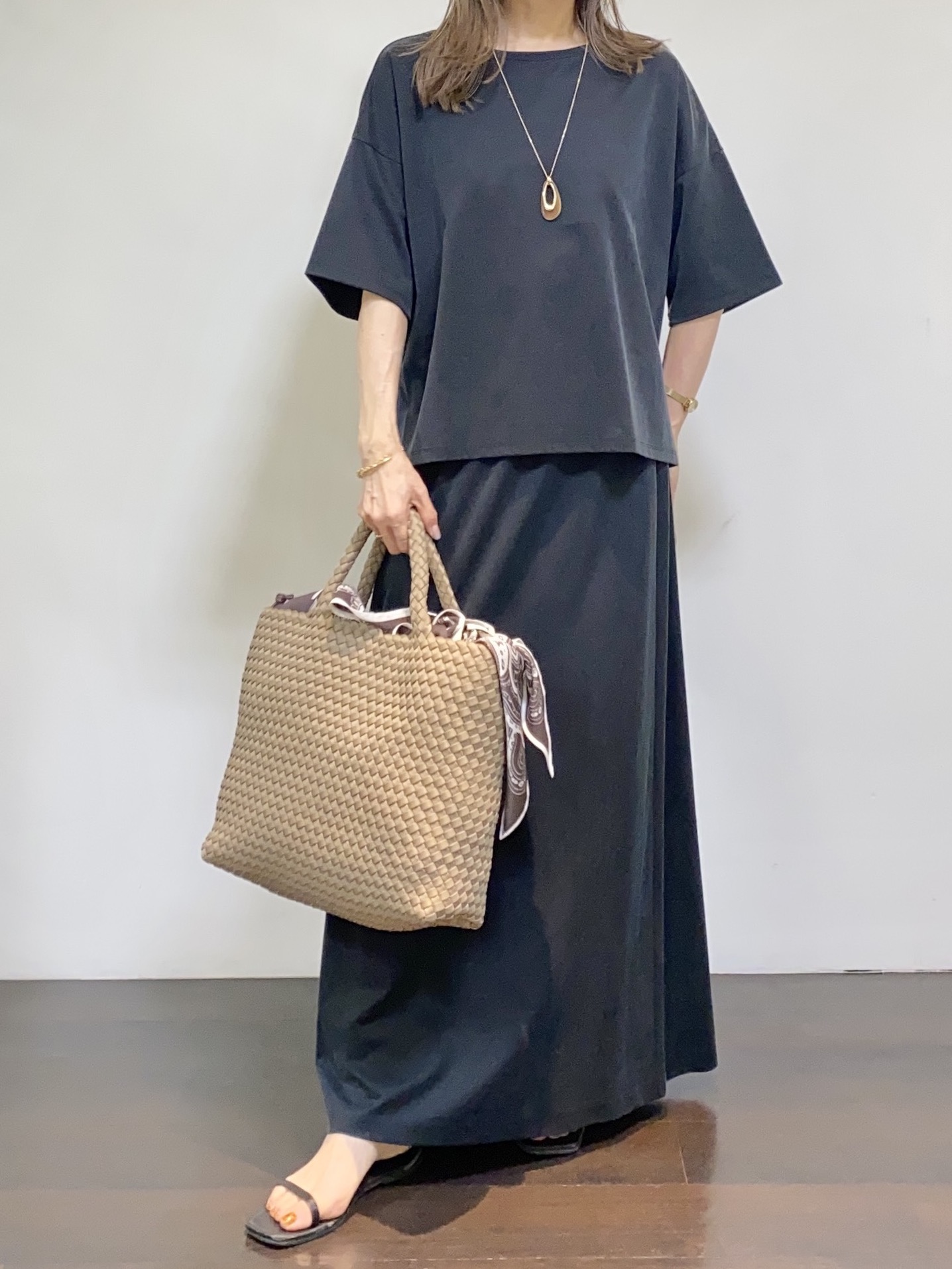 tomoさんの「UNTITLED｜【セットアップ可/接触冷感】ヴィンテージライクプルオーバー」を使ったコーディネート