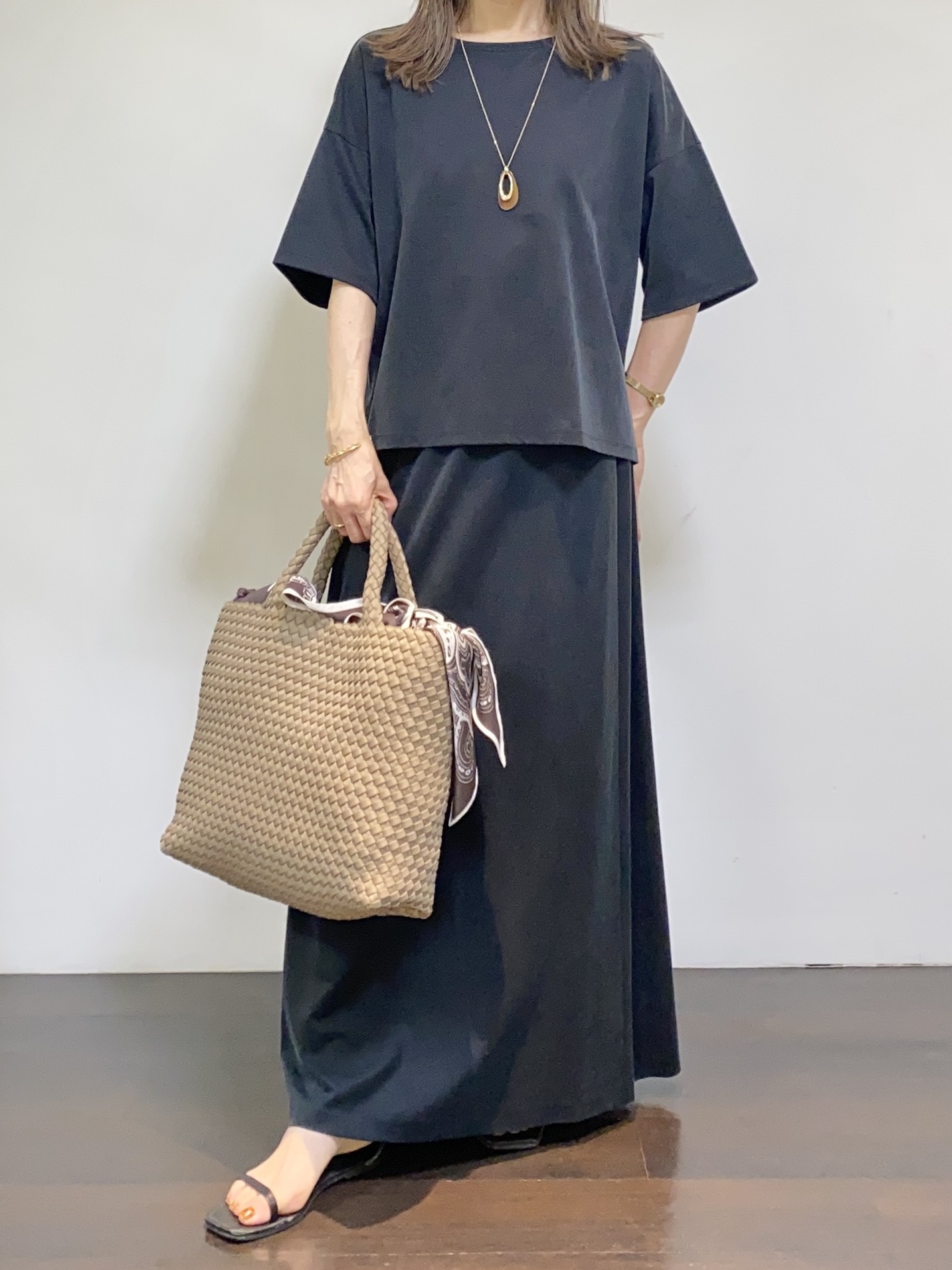 tomoさんの「UNTITLED｜【セットアップ可/接触冷感】ヴィンテージライクプルオーバー」を使ったコーディネート