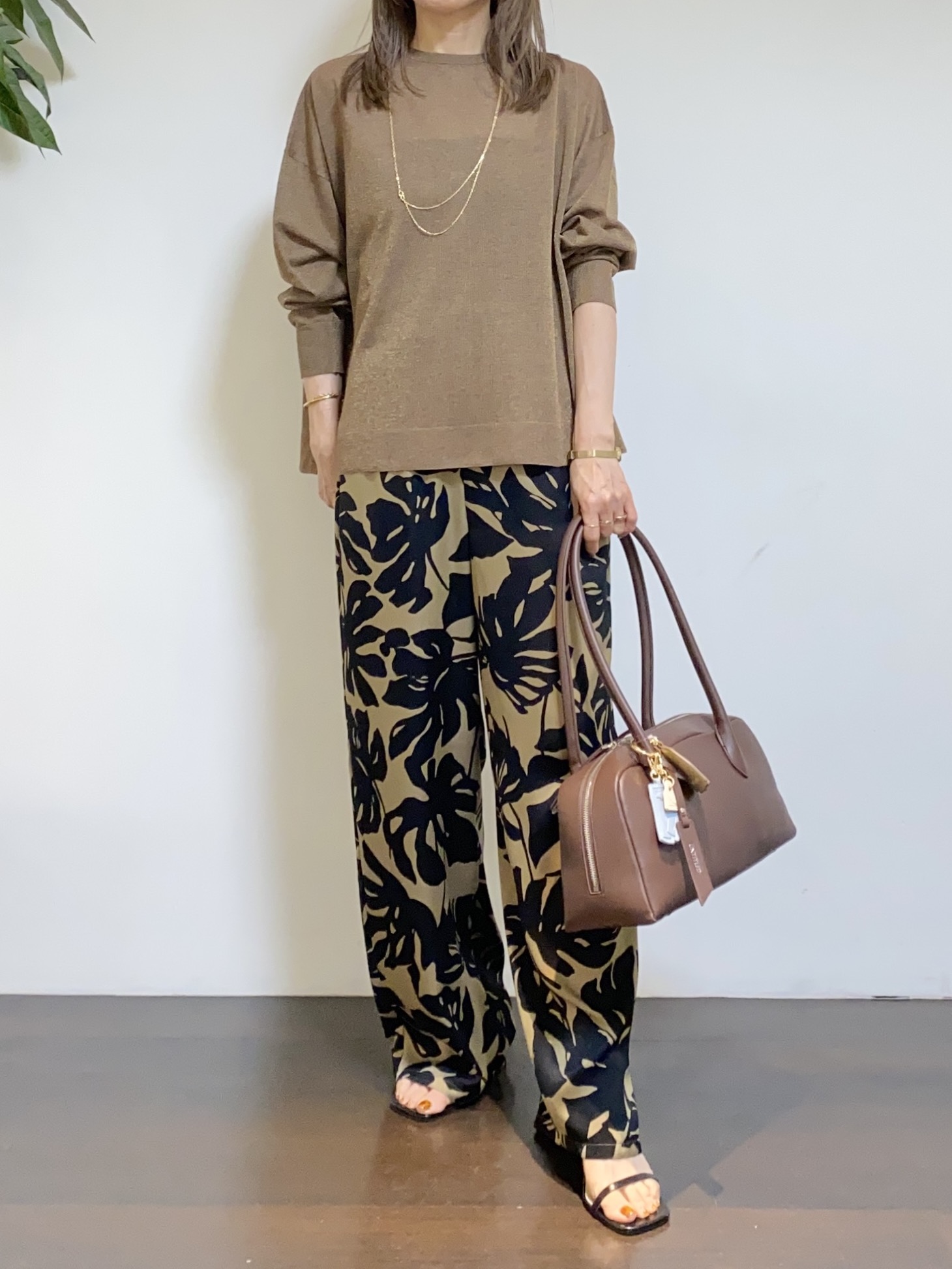 tomoさんの「UNTITLED｜【アンサンブル可】前後2WAYカーディガン」を使ったコーディネート