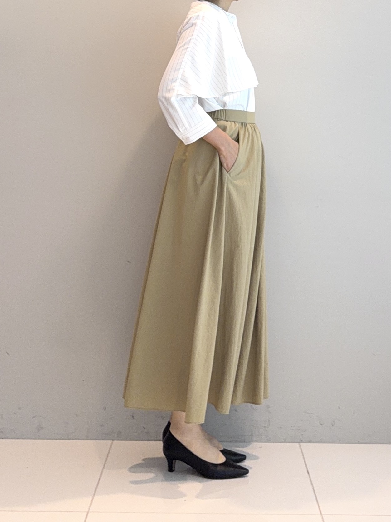 murayamaさんの「INDIVI｜【接触冷感/UVケア/夏羽織り/着る日傘】ケープ風ブラウス」を使ったコーディネート
